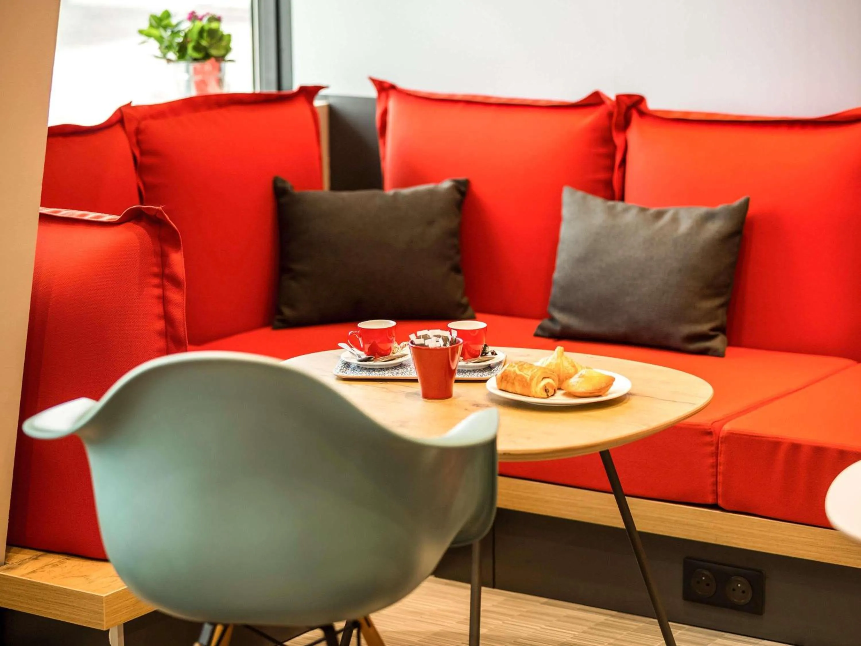 Lounge or bar in Hotel ibis Rennes Centre Gare Sud