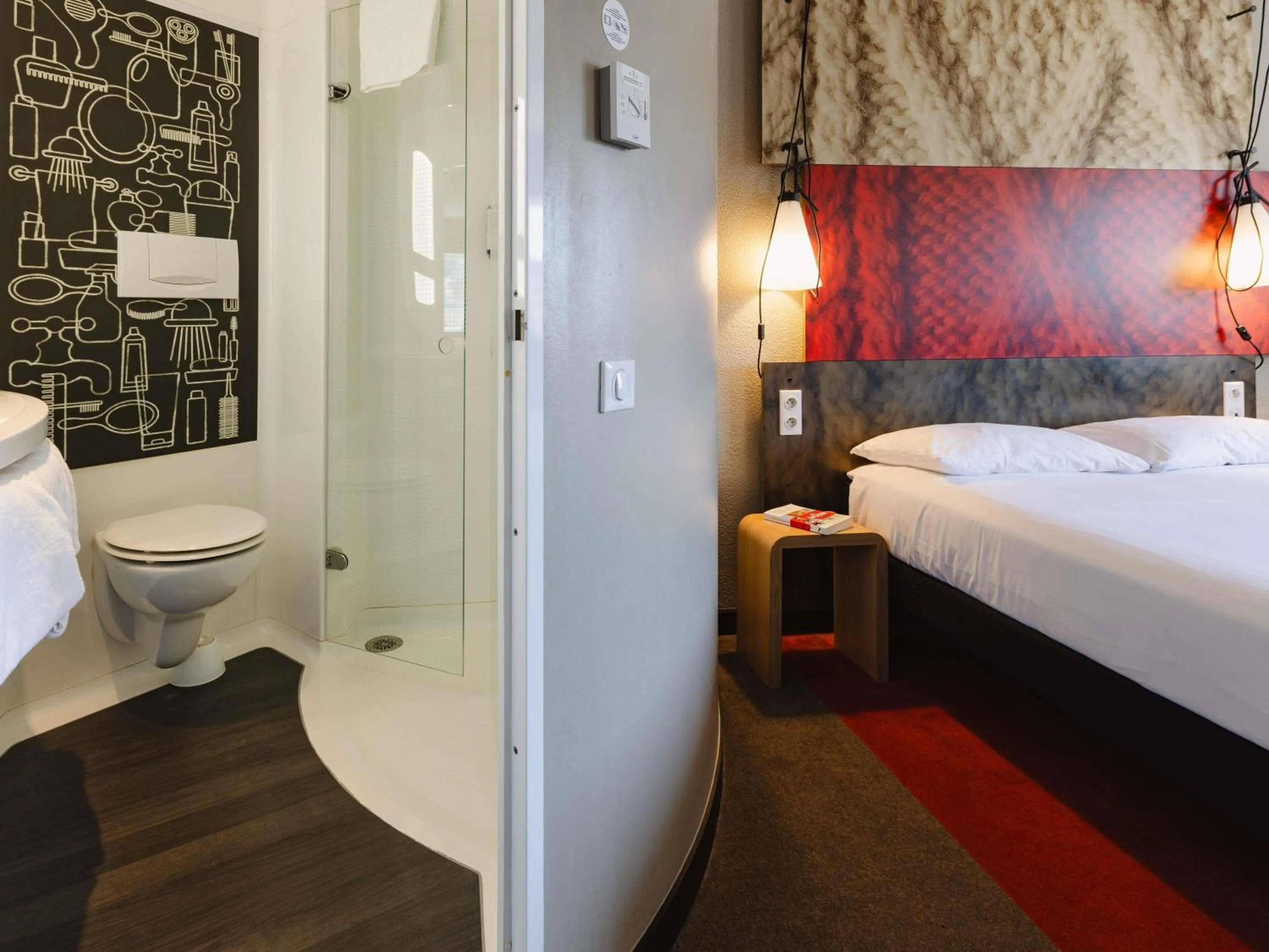 Bedroom, Bed in Hotel ibis Rennes Centre Gare Sud