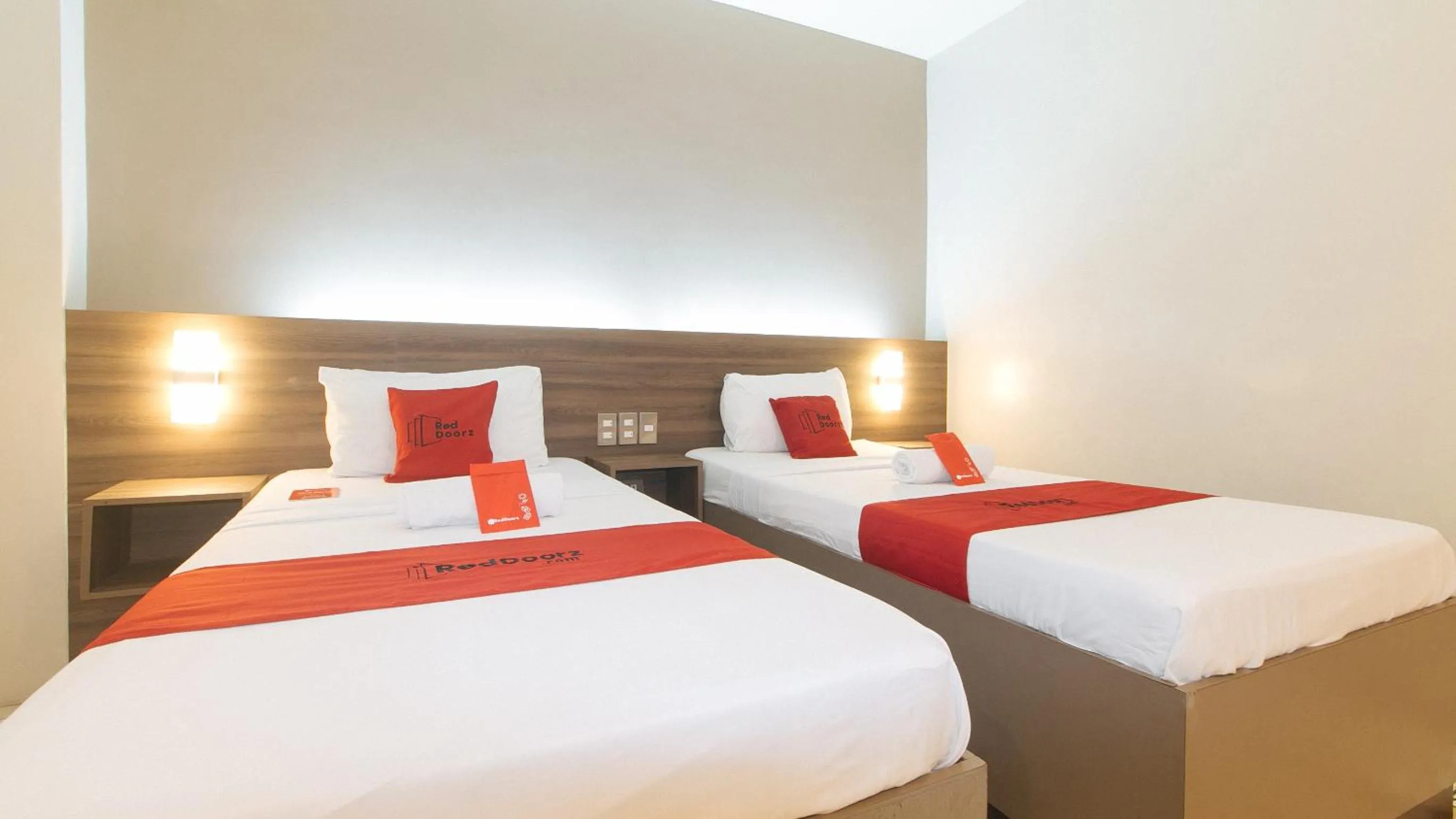 Photo of the whole room, Bed in RedDoorz at V Plaza Hotel Manila