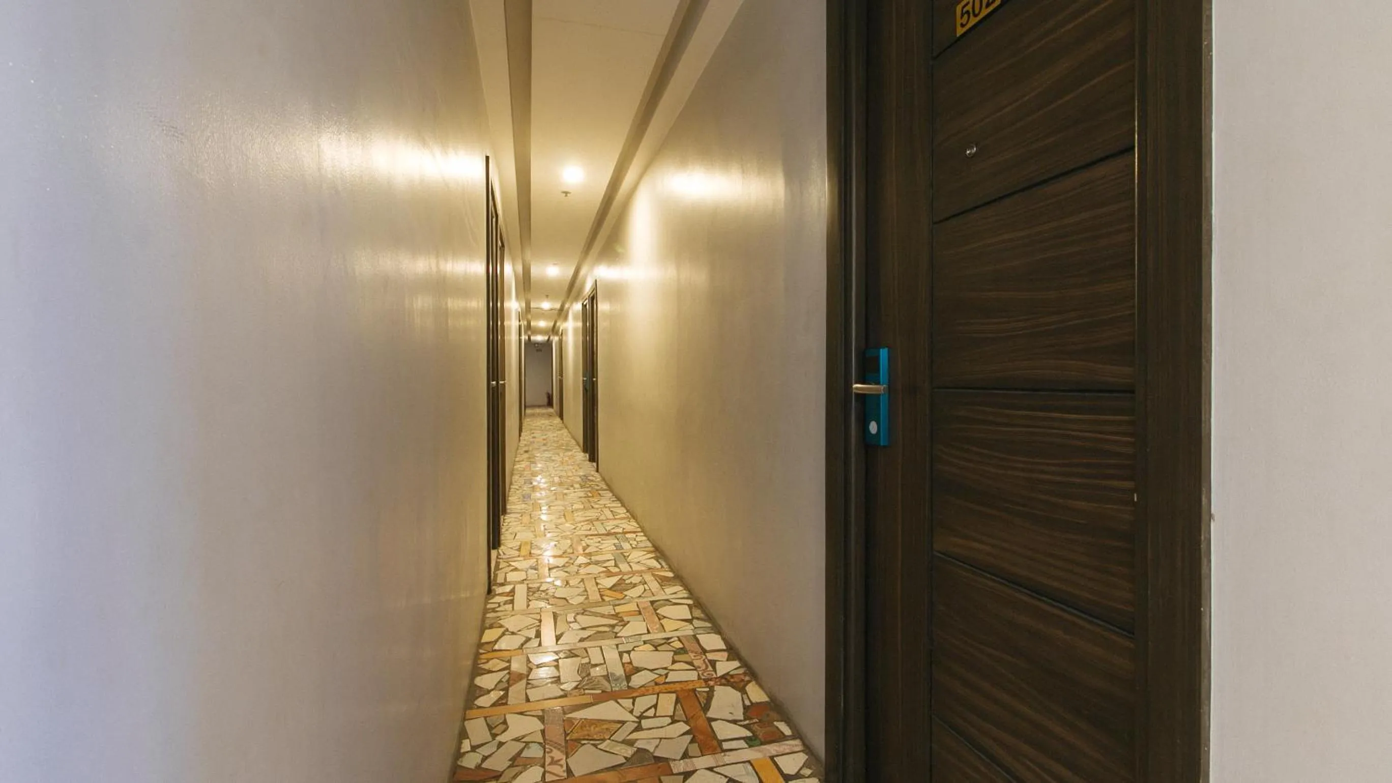 Area and facilities in RedDoorz at V Plaza Hotel Manila