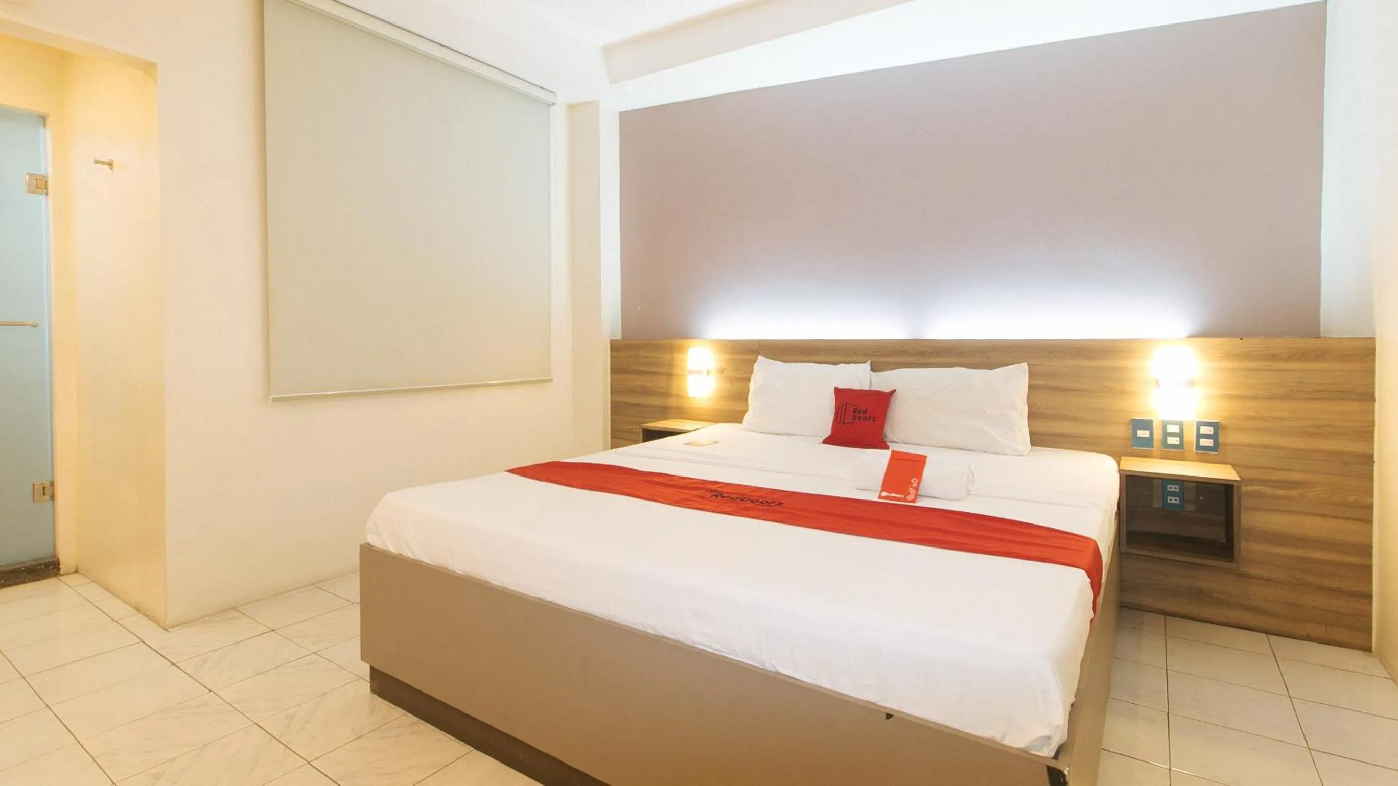 Bedroom, Bed in RedDoorz at V Plaza Hotel Manila