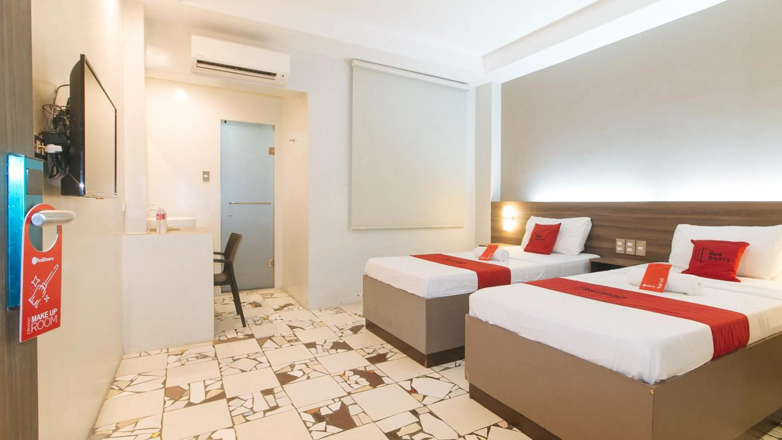 Bedroom, Bed in RedDoorz at V Plaza Hotel Manila