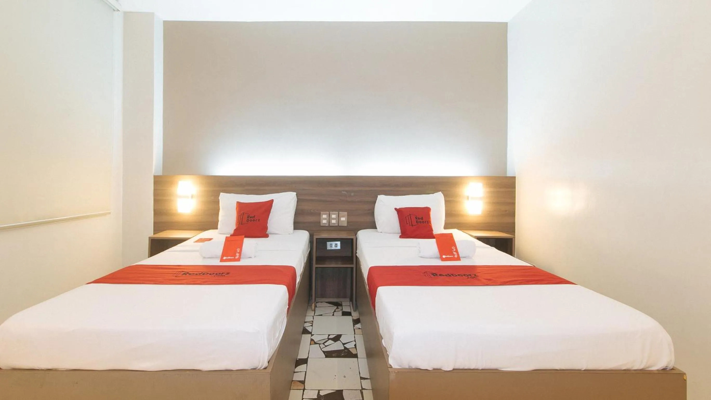 Bedroom, Bed in RedDoorz at V Plaza Hotel Manila