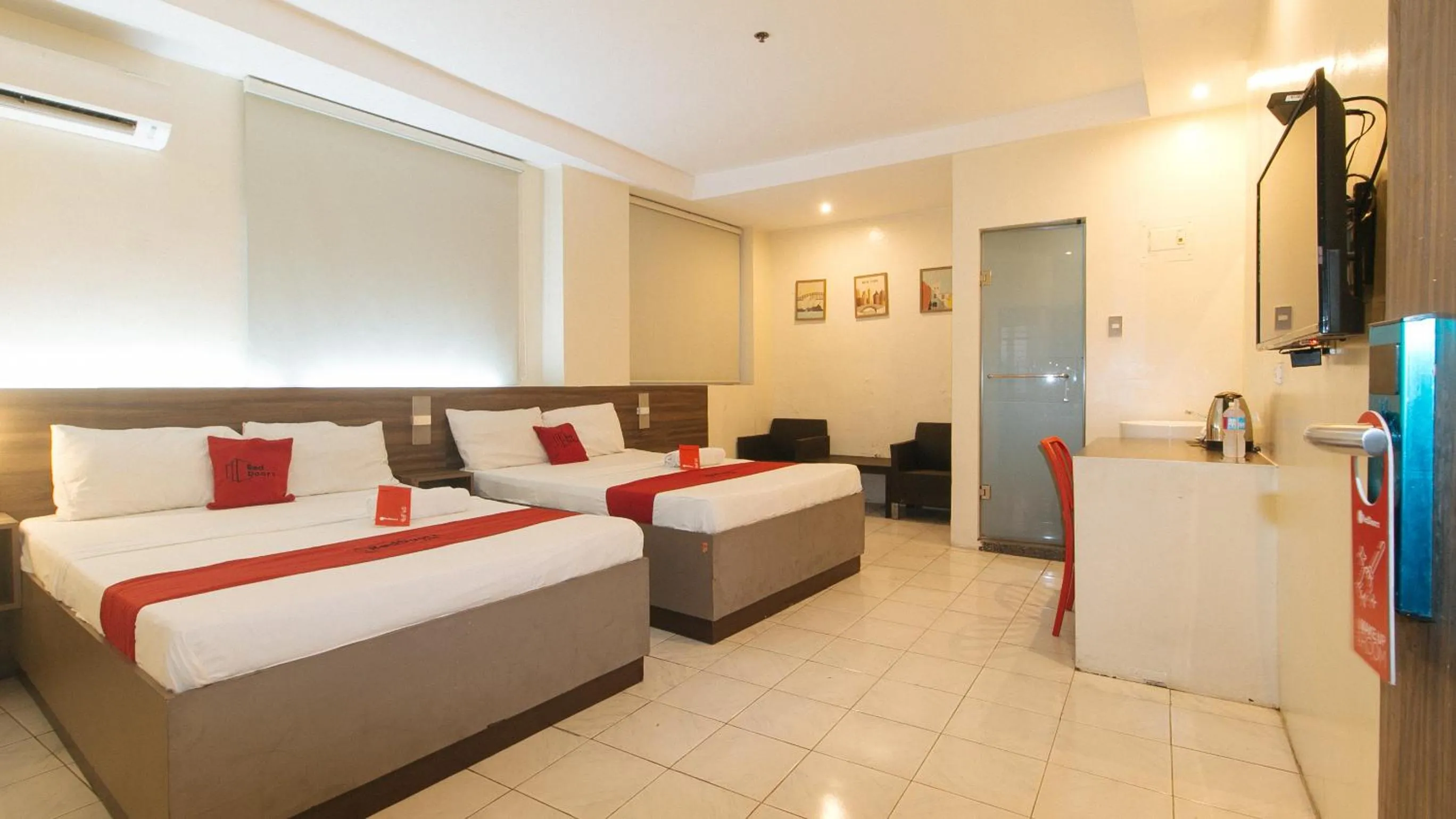 Photo of the whole room, Bed in RedDoorz at V Plaza Hotel Manila