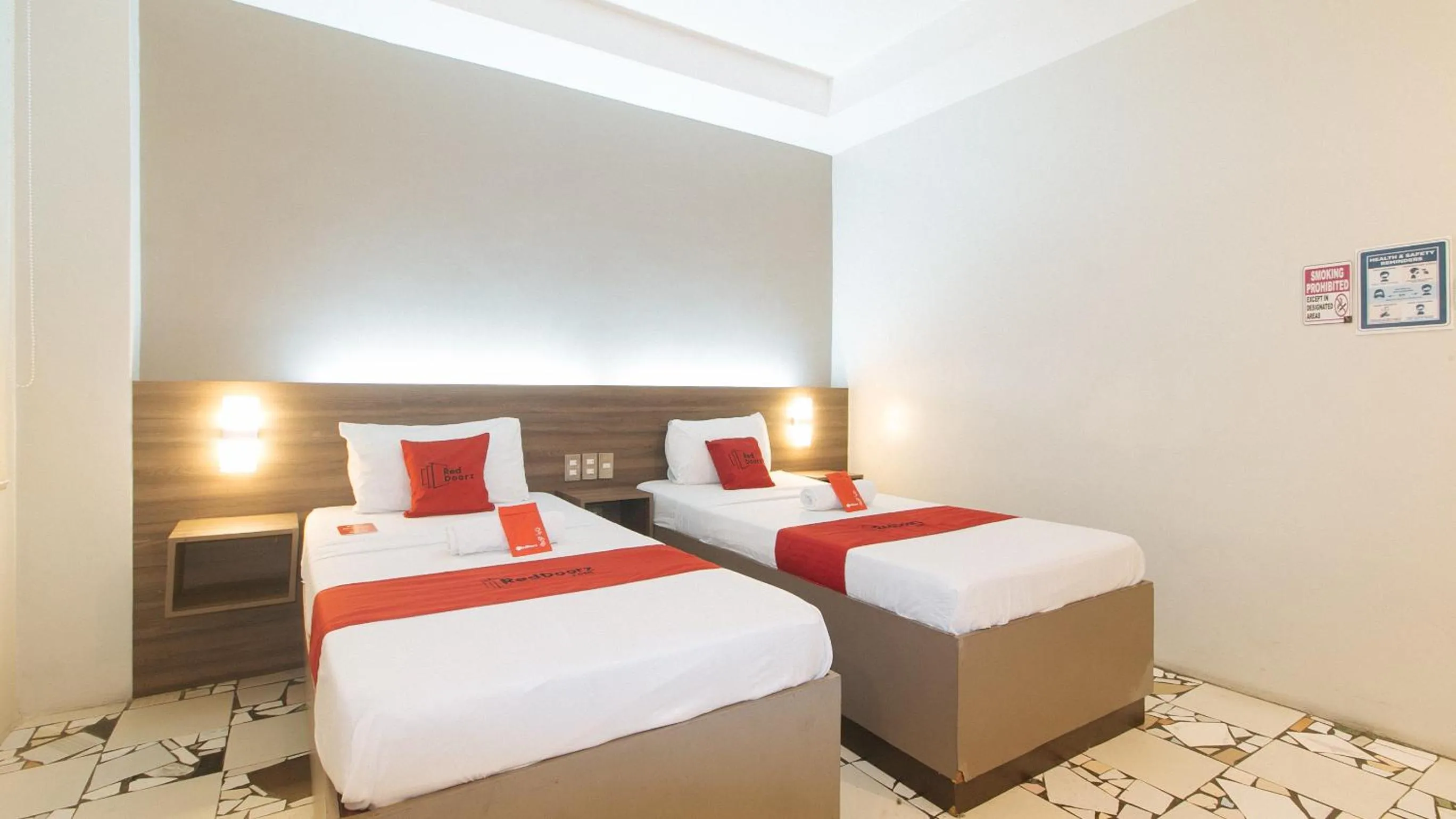 Bedroom, Bed in RedDoorz at V Plaza Hotel Manila