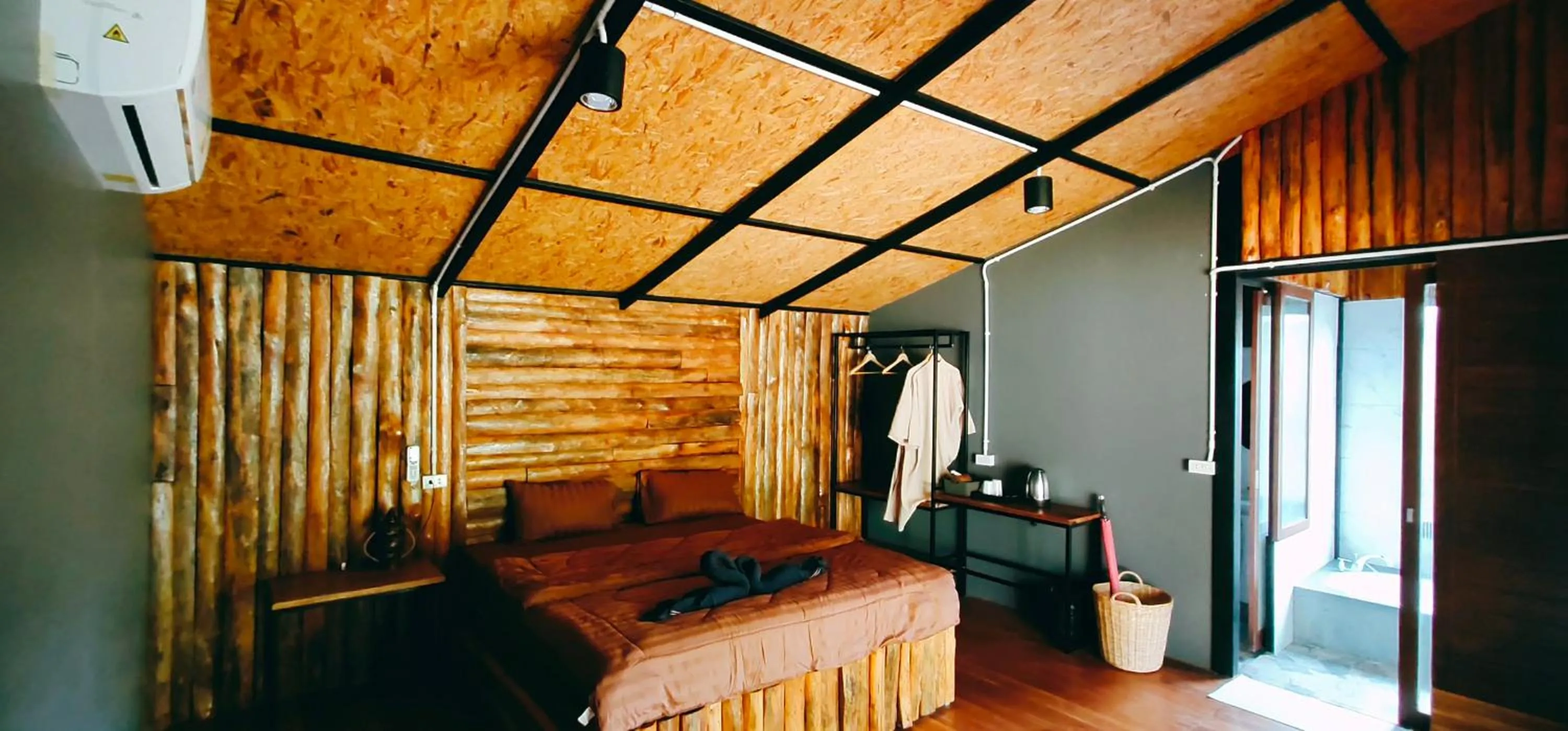 Photo of the whole room, Bed in Kohmook Nurse House