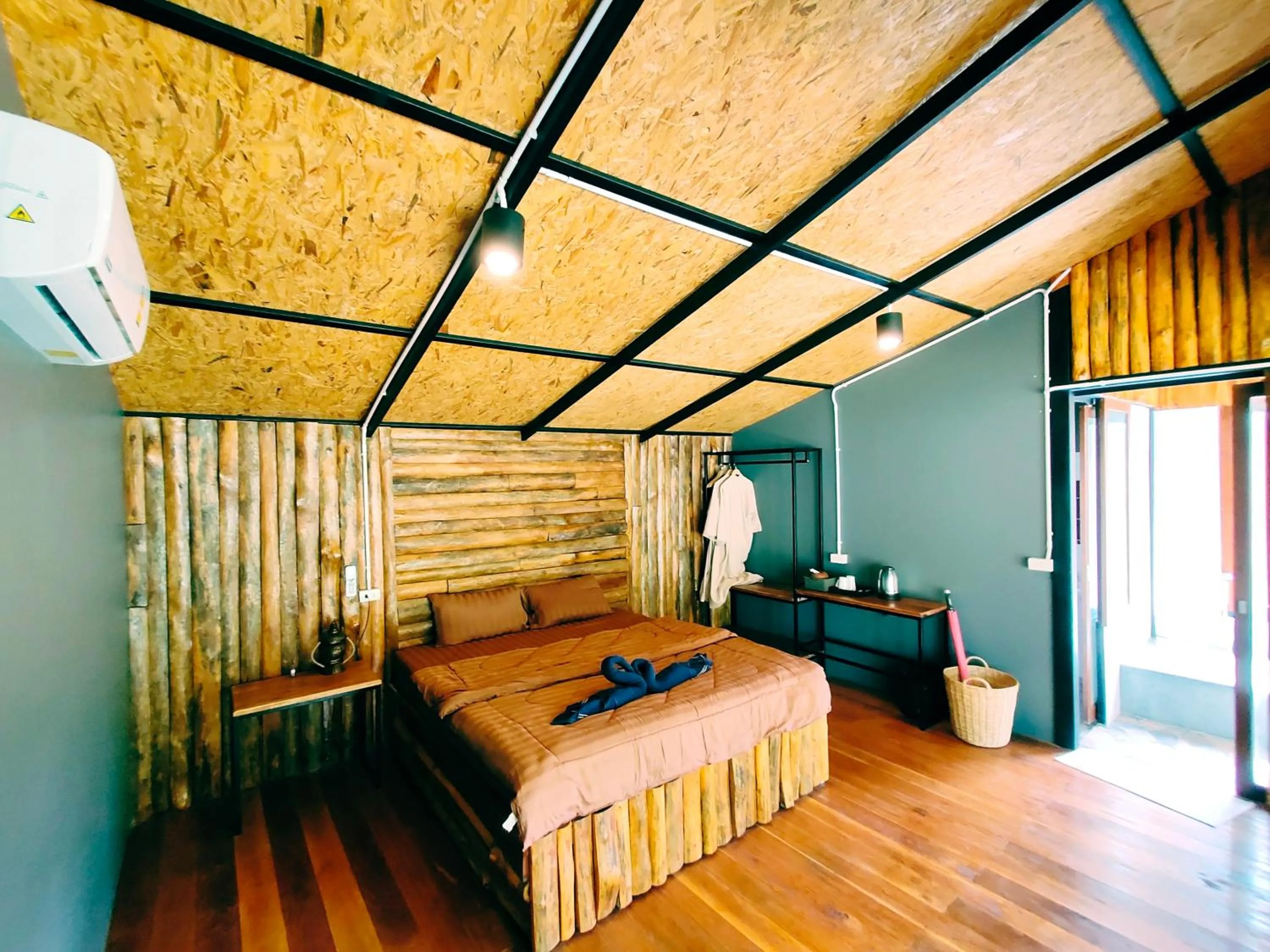 Photo of the whole room, Bed in Kohmook Nurse House