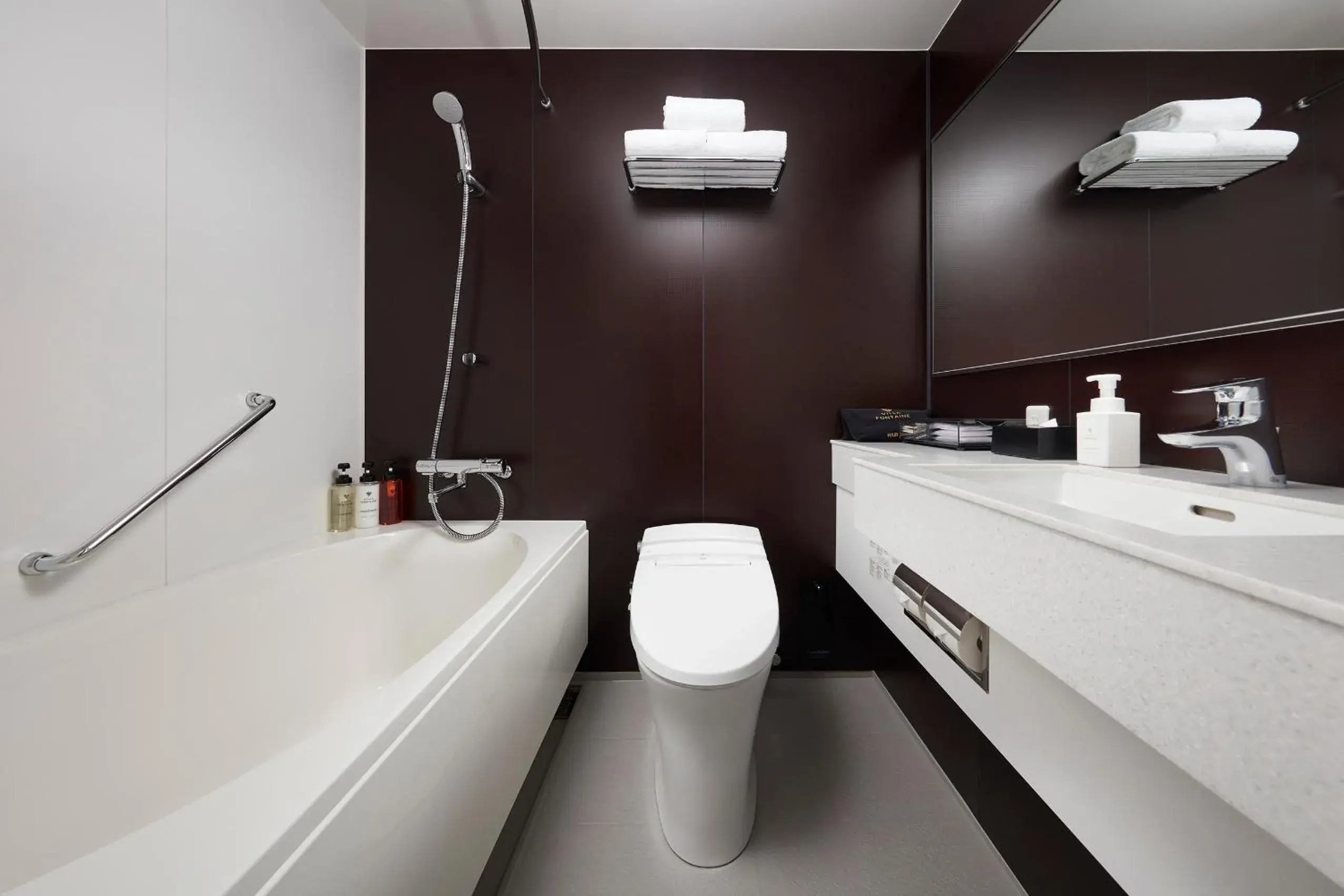 Superior Triple Room - Non-Smoking with Onsen ticket in Villa Fontaine Grand Haneda Airport Superior Triple Room - Non-Smoking with Onsen ticket in Villa Fontaine Grand Haneda Airport