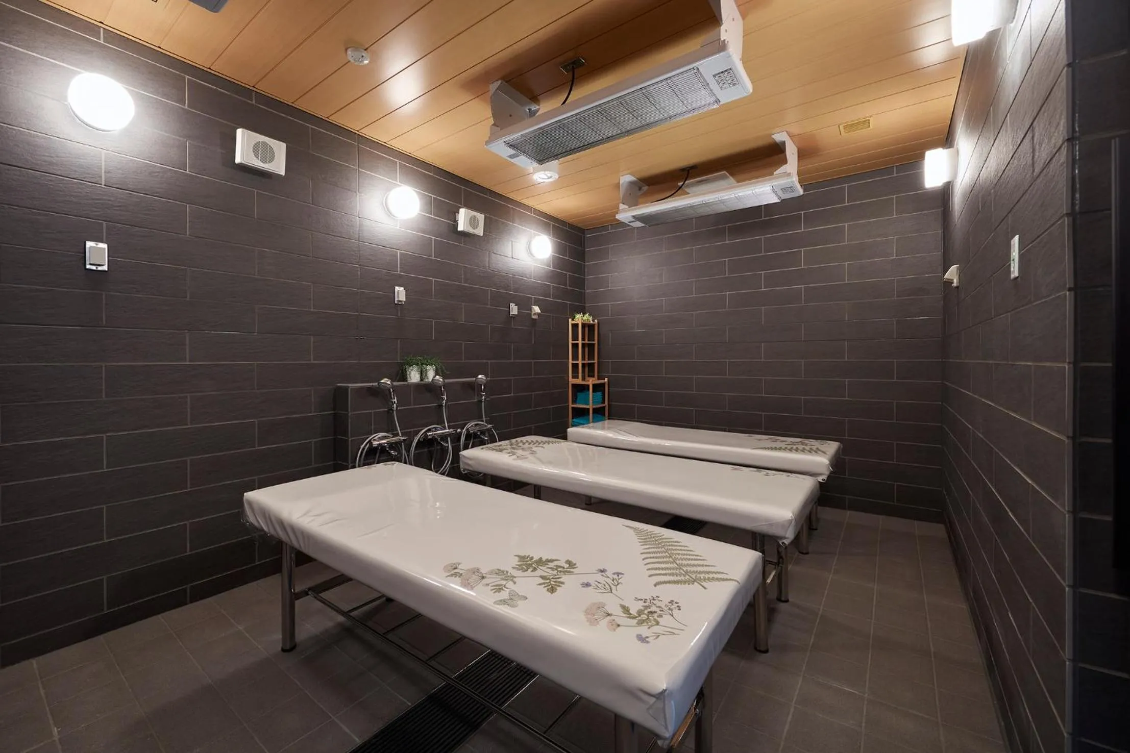 Spa and wellness centre/facilities in Villa Fontaine Grand Haneda Airport