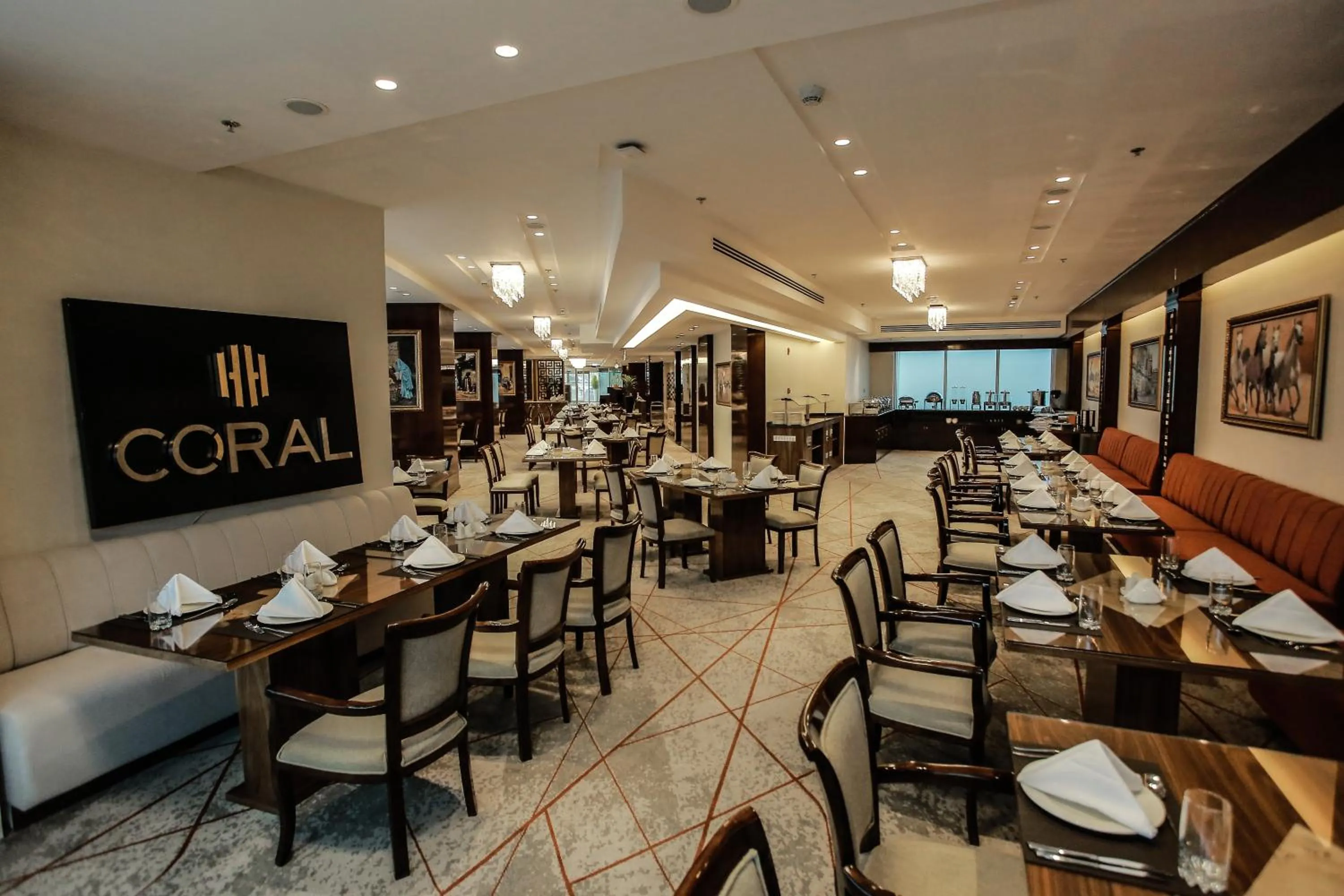 Restaurant/places to eat in Coral Tower Hotel by Hansa