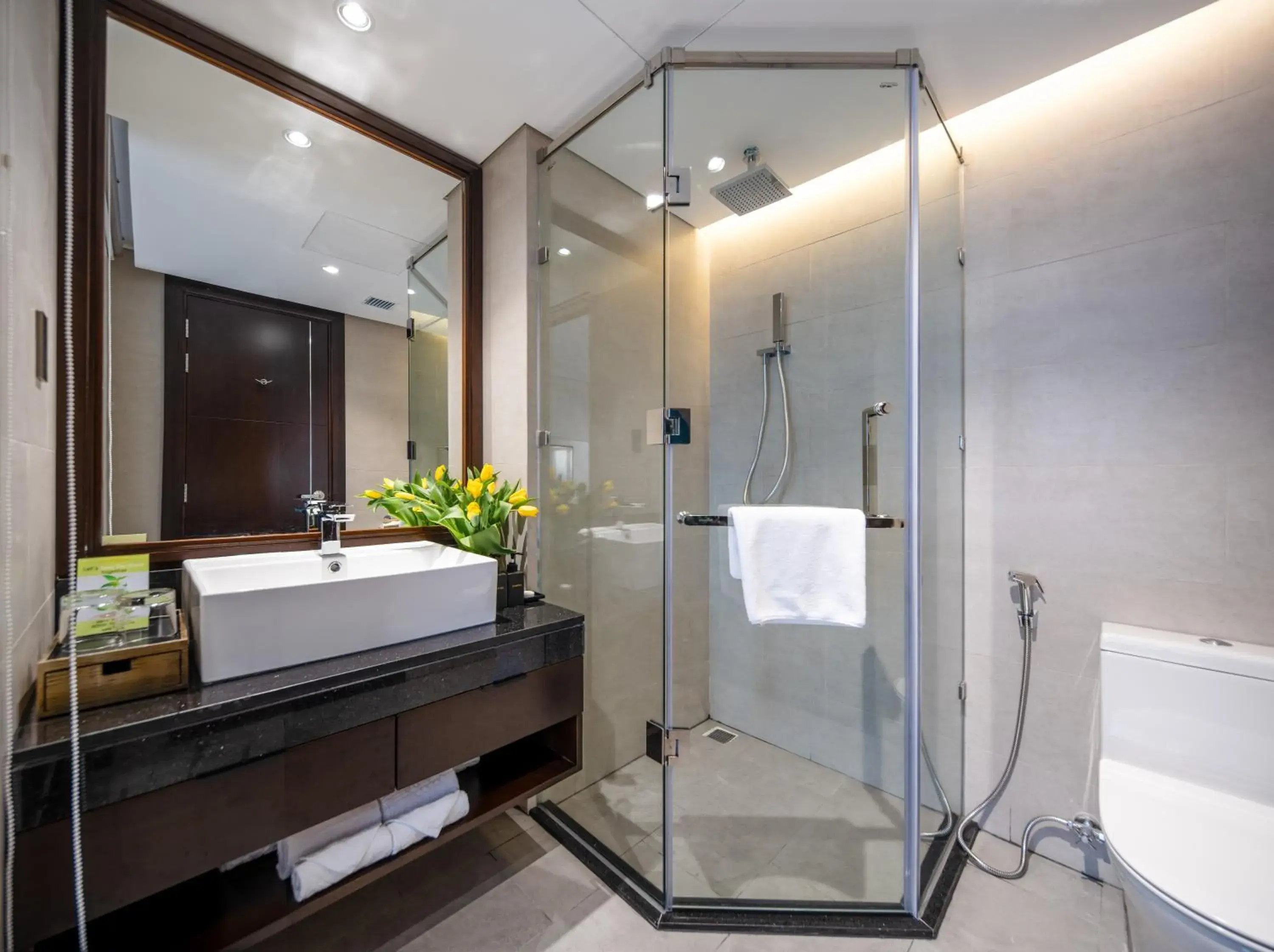 Premier Twin Room with Spa Offer in Minh Toan SAFI Ocean Hotel Premier Twin Room with Spa Offer in Minh Toan SAFI Ocean Hotel