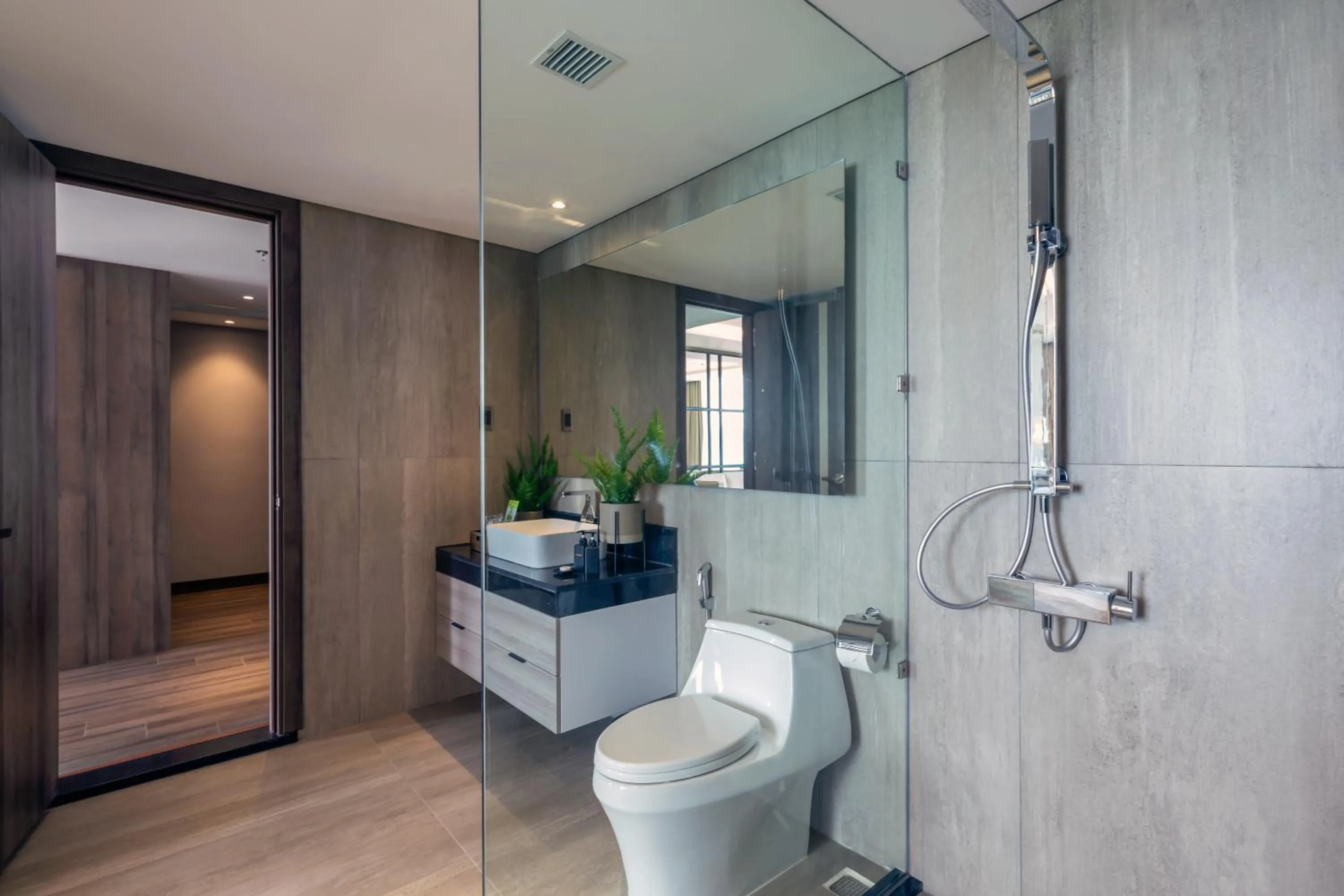 Toilet in Minh Toan SAFI Ocean Hotel