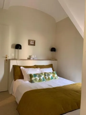 Bed in Hôtel de Mirmande