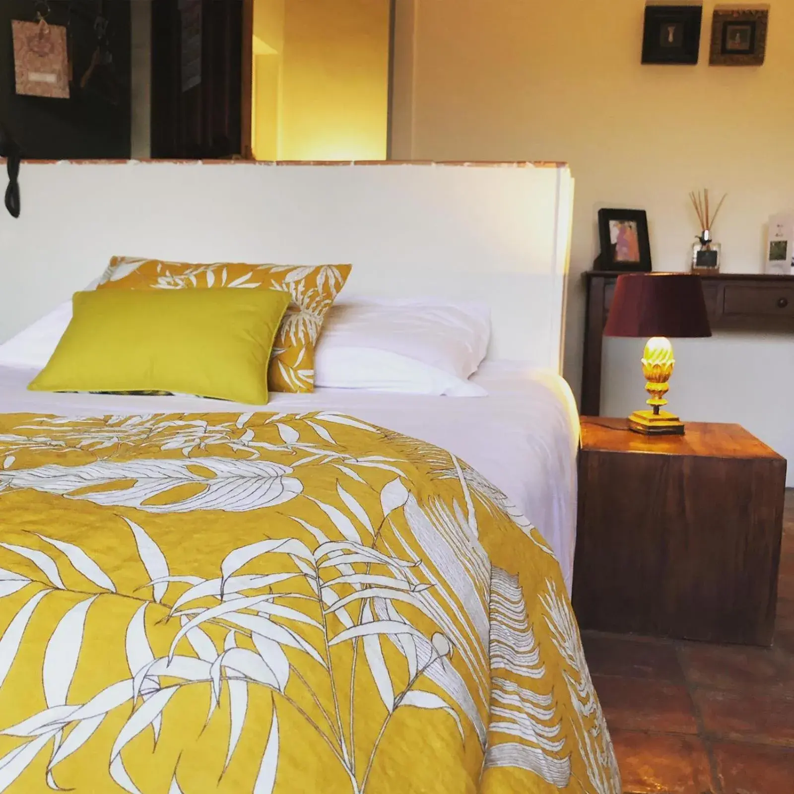 Classic Double Room with Balcony in Hôtel de Mirmande Classic Double Room with Balcony in Hôtel de Mirmande