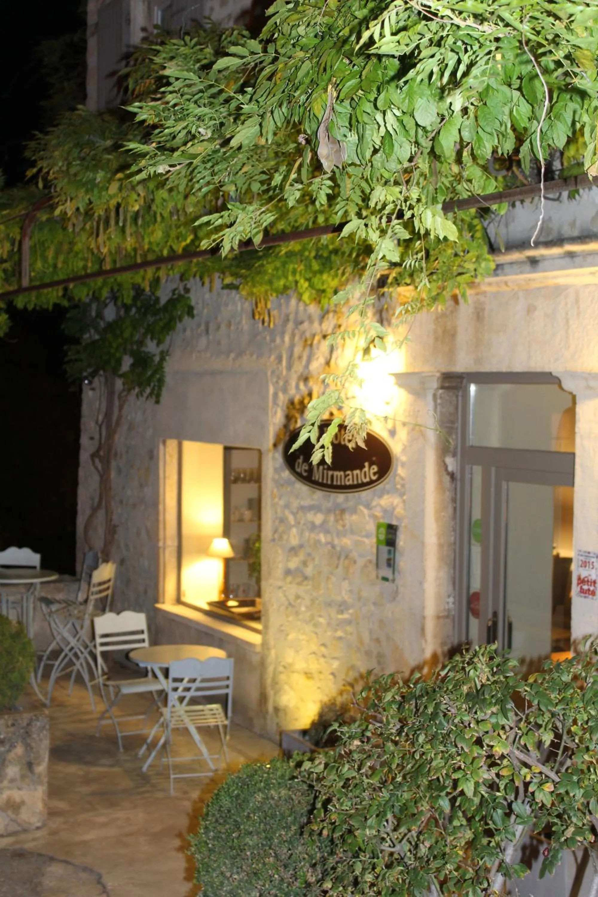 Facade/entrance in Hôtel de Mirmande