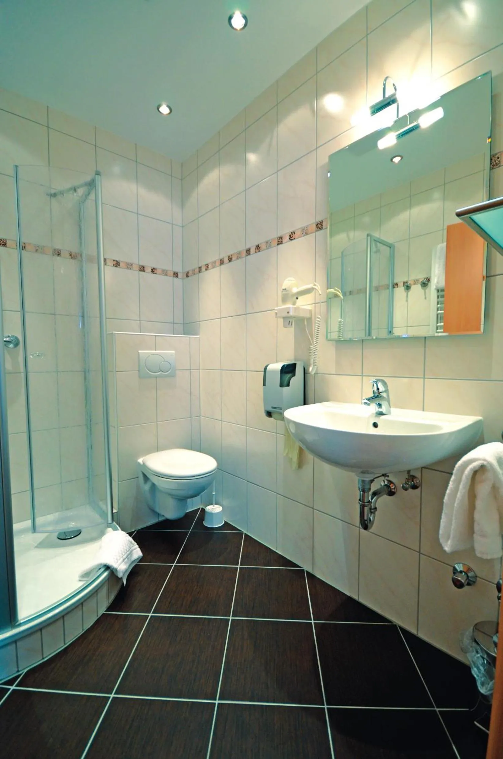 Bathroom in Hotel Gästehaus auf der Lay