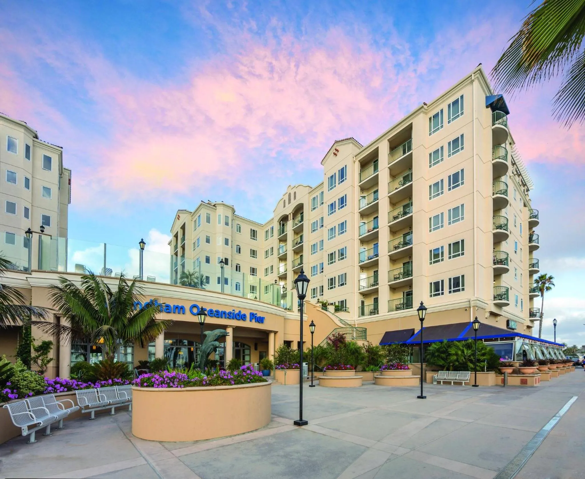 Property building in Club Wyndham Oceanside Pier Resort