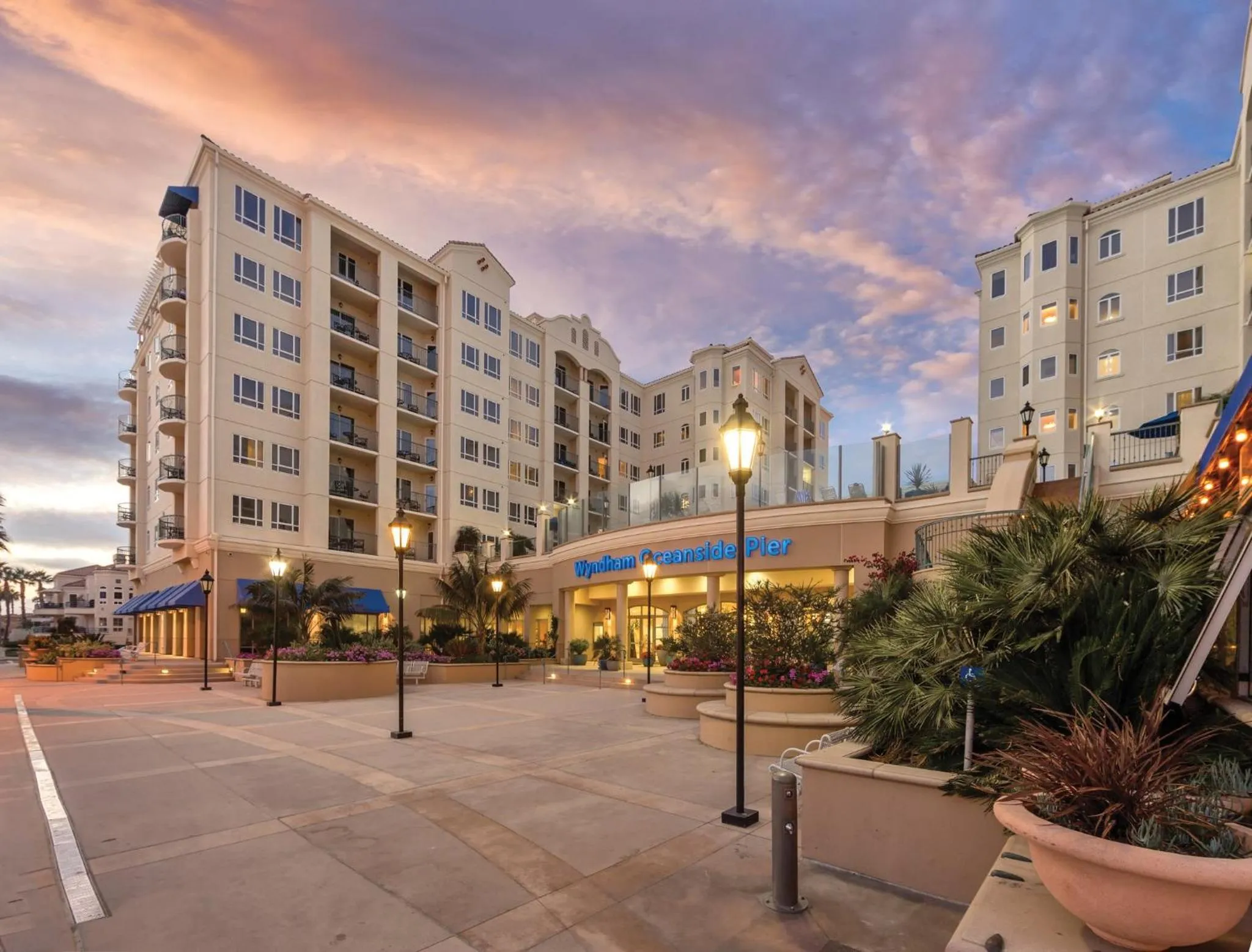 Property building in Club Wyndham Oceanside Pier Resort