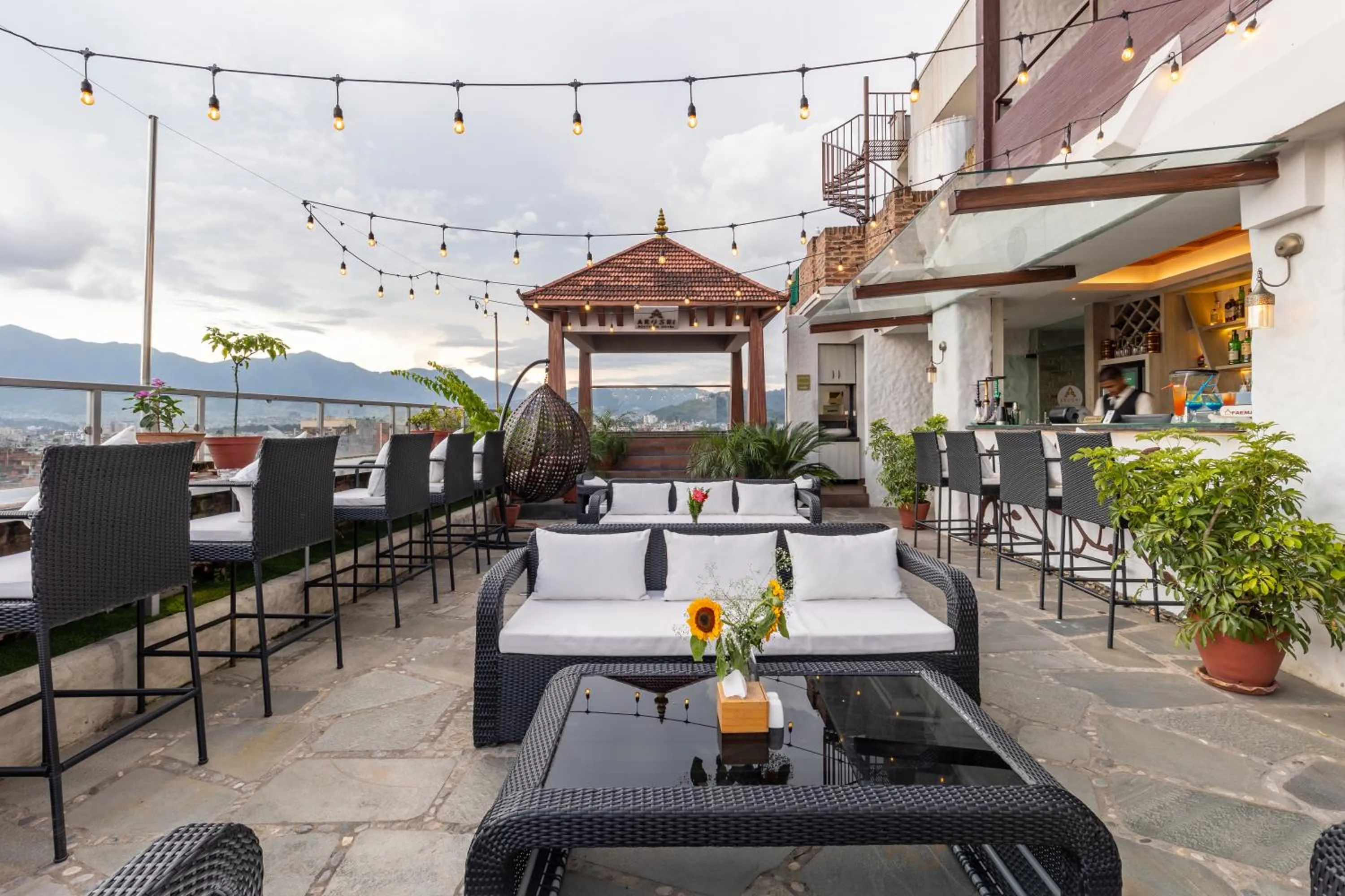 Restaurant/places to eat in Arushi Boutique Hotel