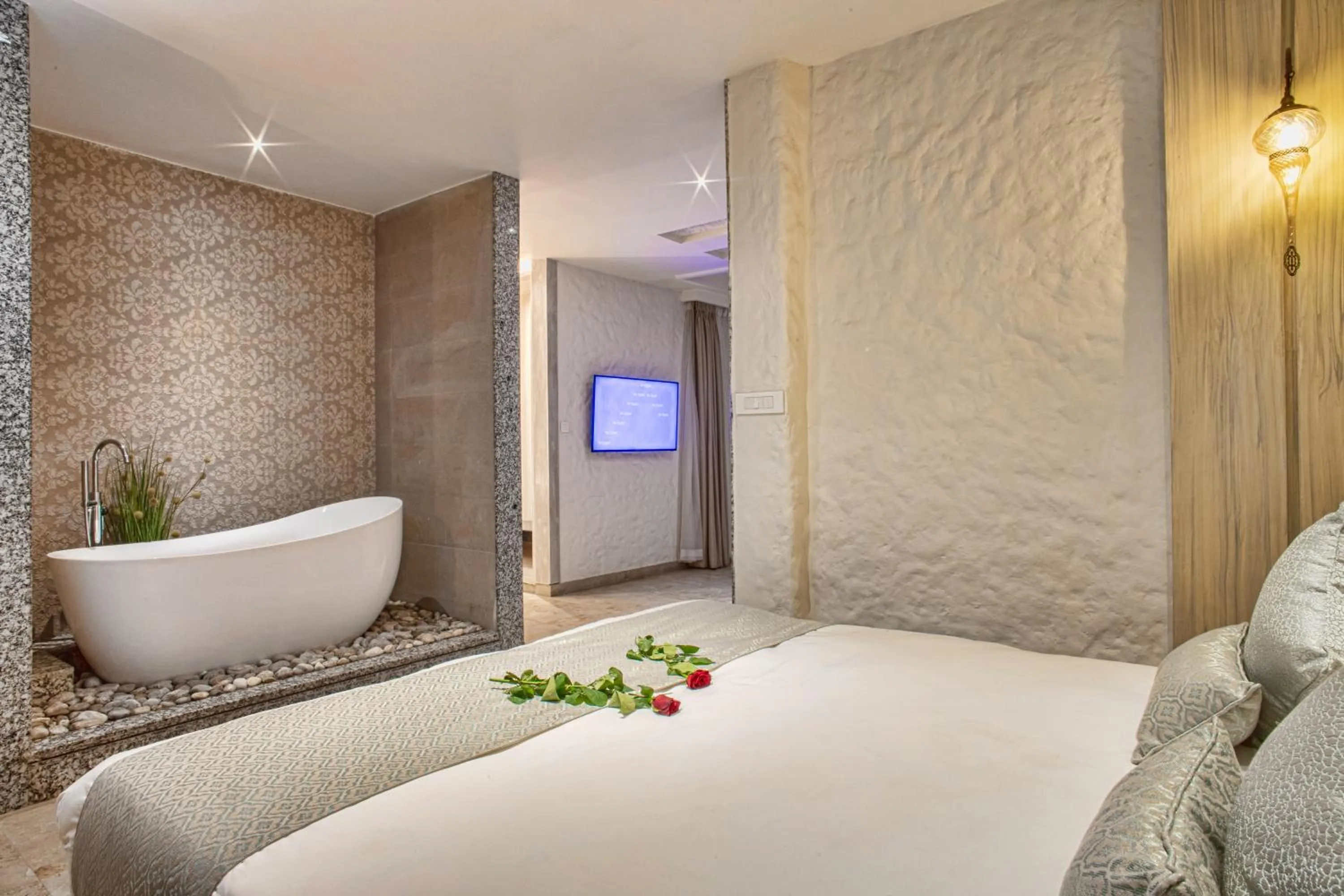 Bathroom, Bed in Arushi Boutique Hotel