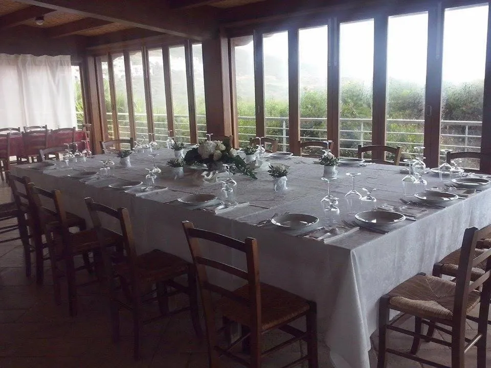 Restaurant/places to eat in Hotel Corsaro Nero