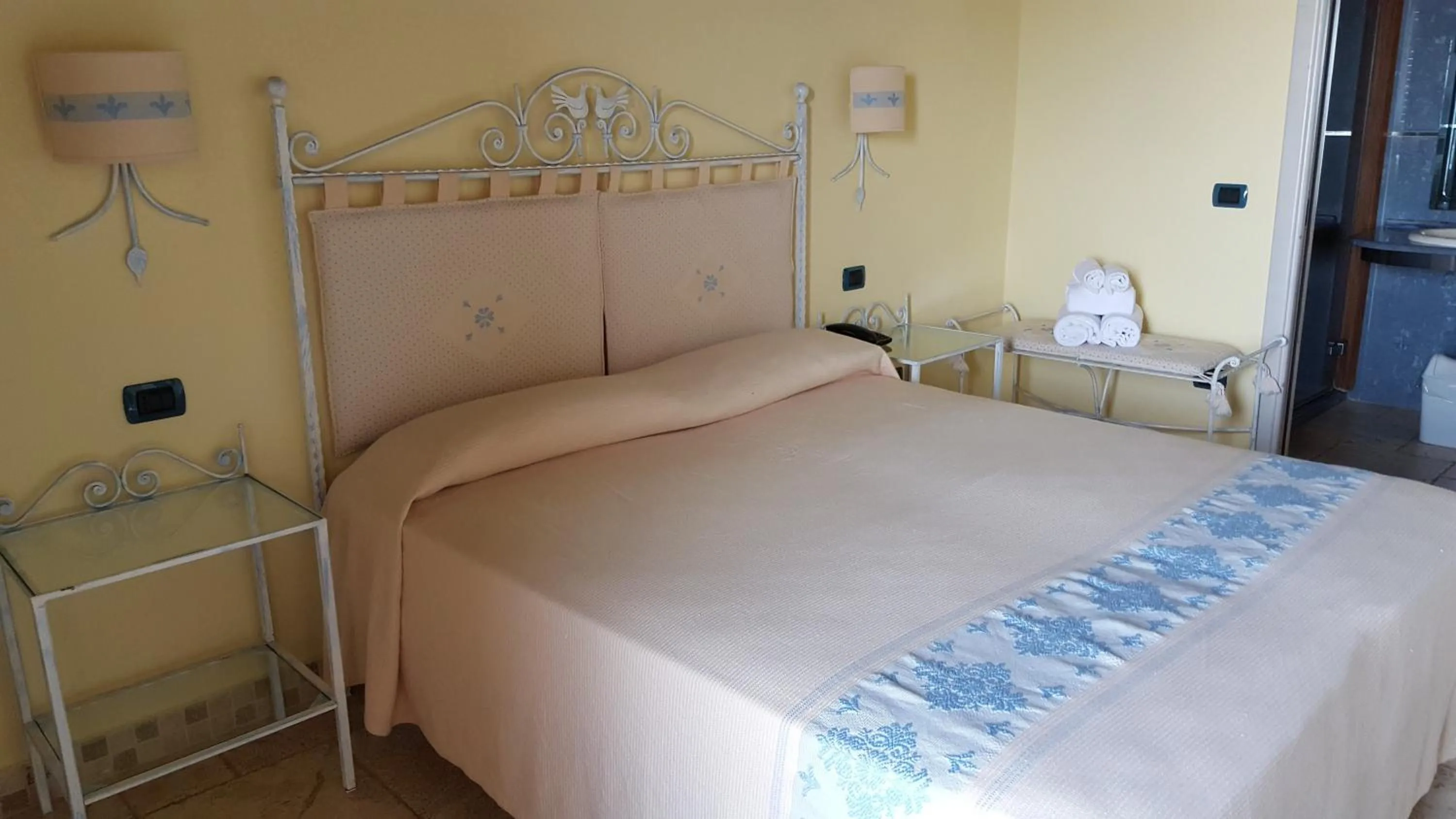 Bed in Hotel Corsaro Nero