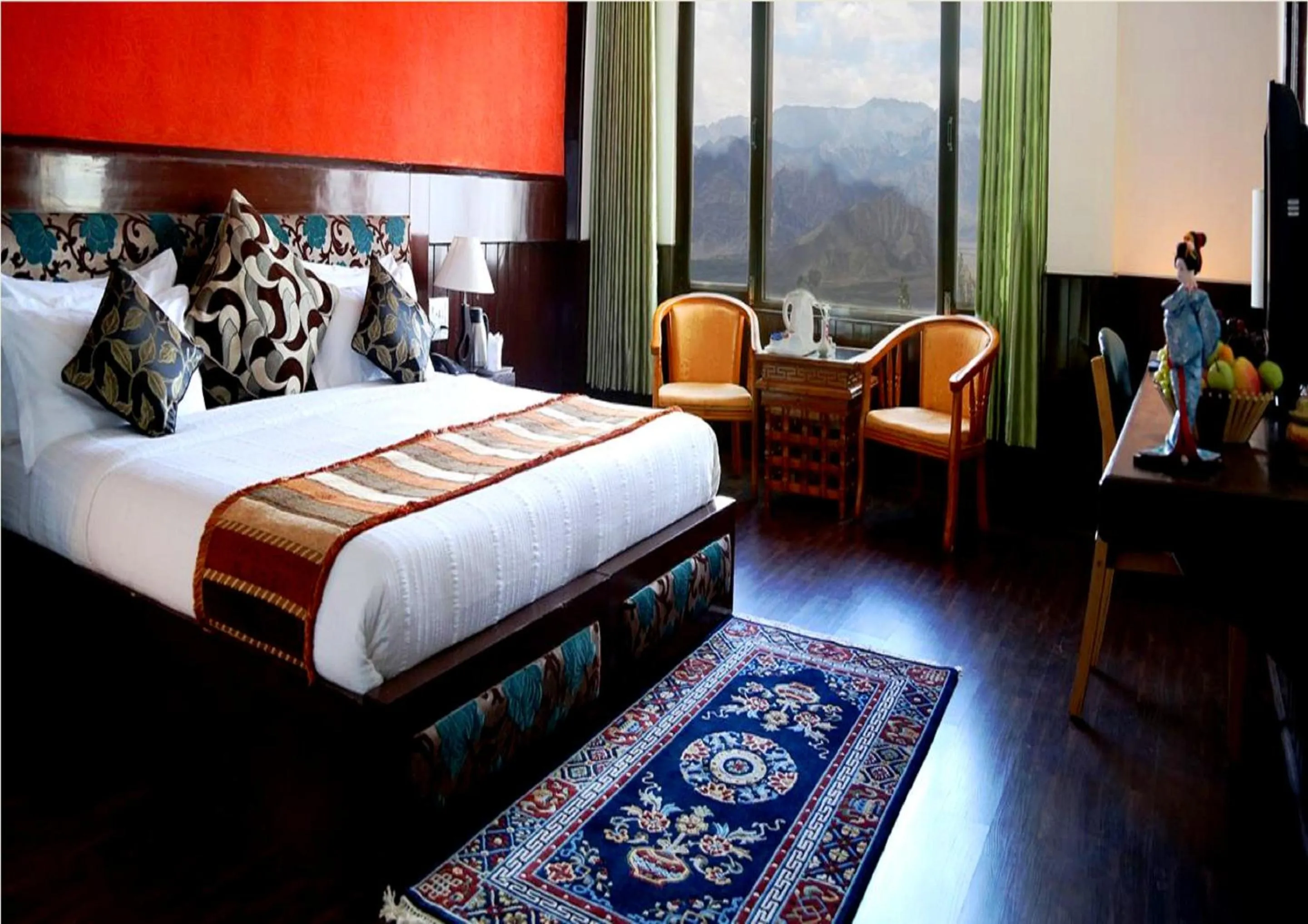 Photo of the whole room, Bed in Hotel Shangrila - Leh