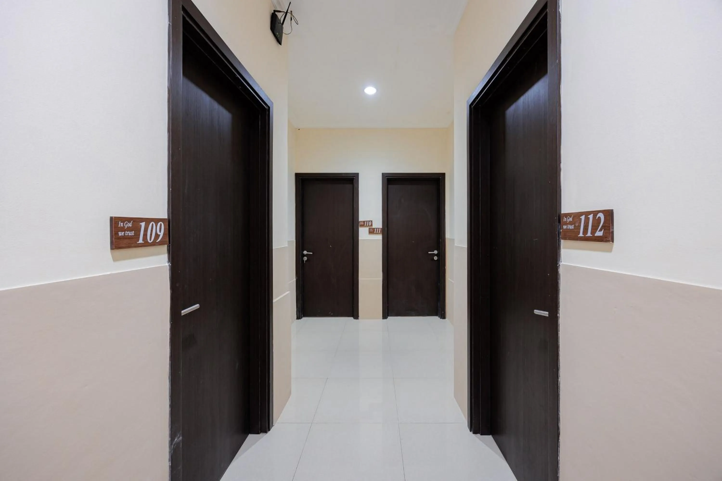 Property building in RedDoorz near Siloam Karawaci 3