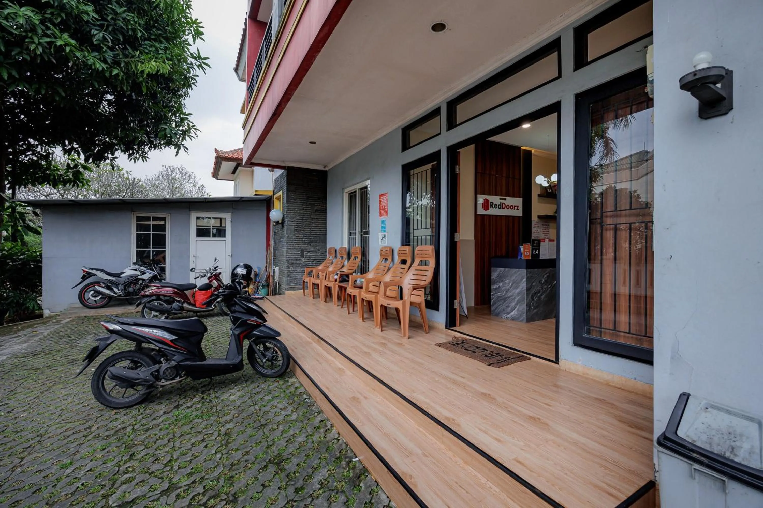 Property building in RedDoorz near Siloam Karawaci 3