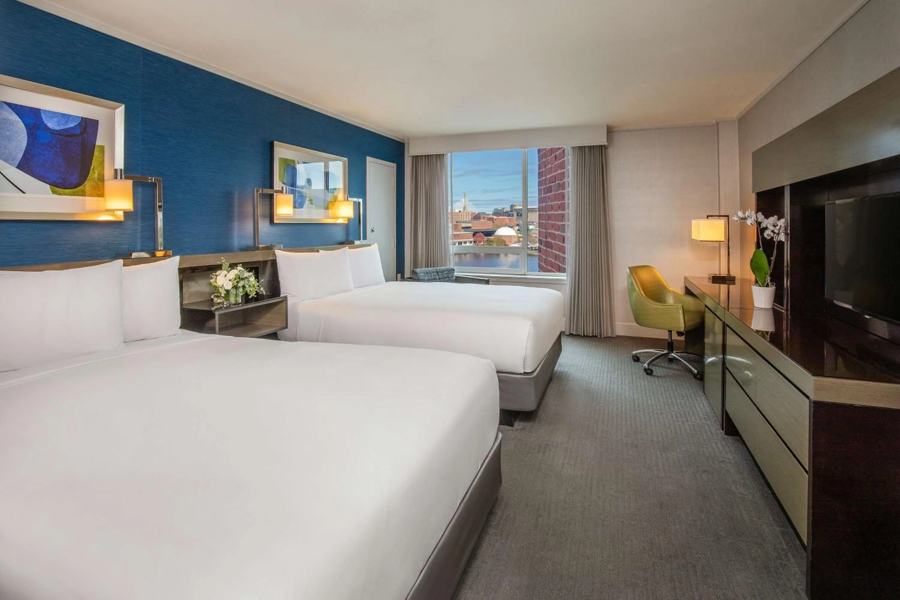 Bedroom, Bed in The Royal Sonesta Boston
