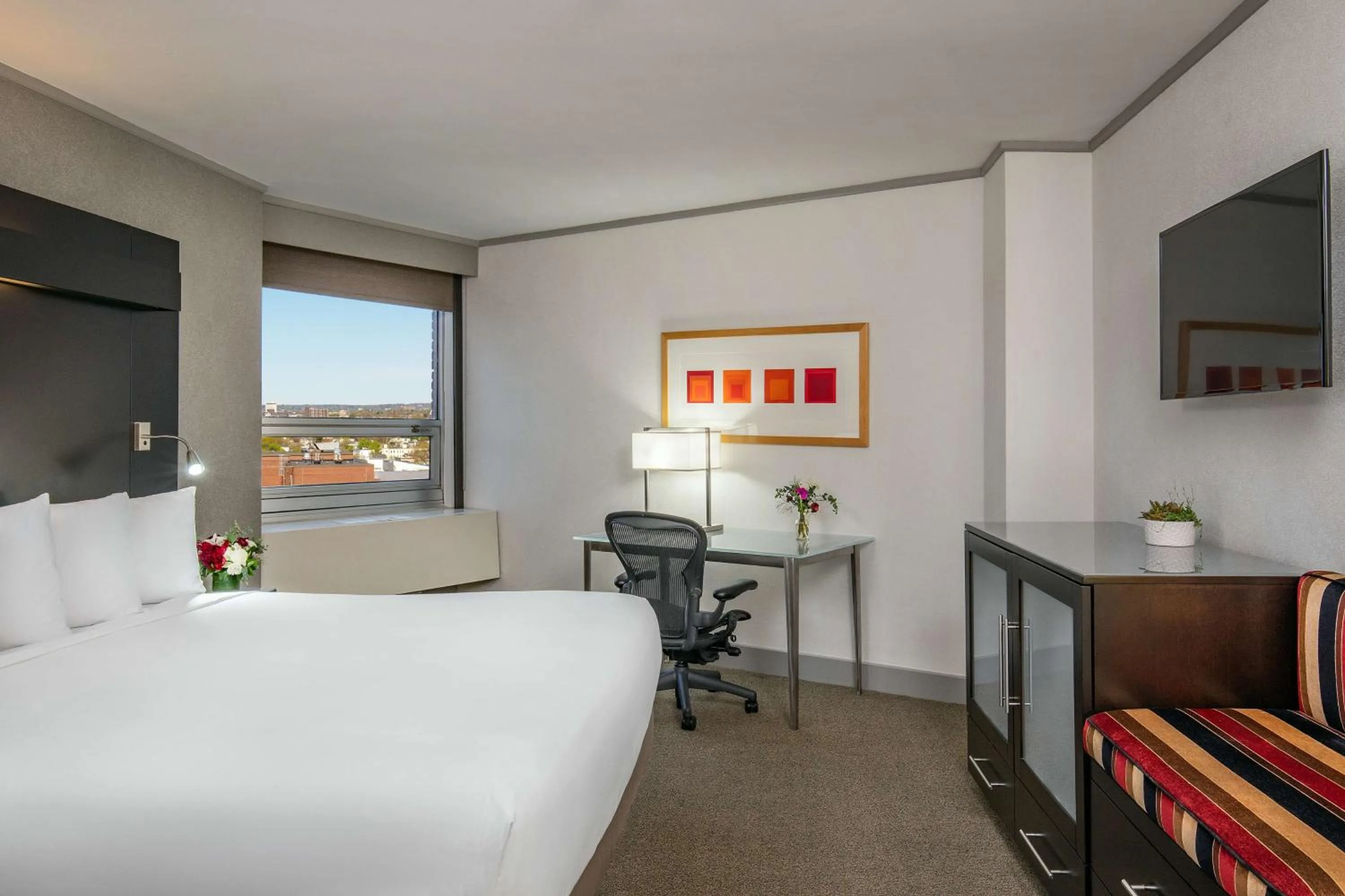 Bedroom, Bed in The Royal Sonesta Boston