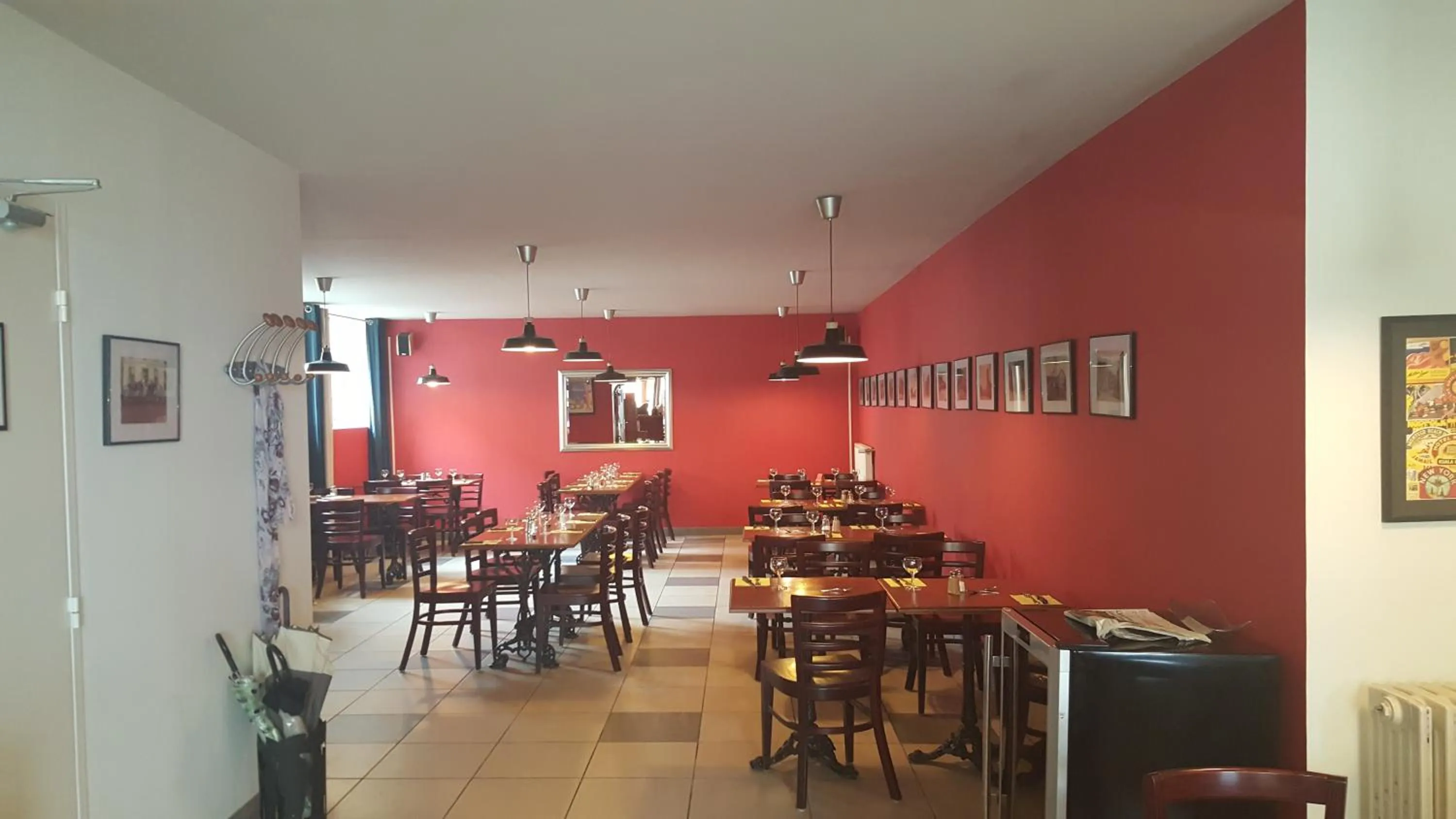 Restaurant/places to eat in Au Pigeon Blanc