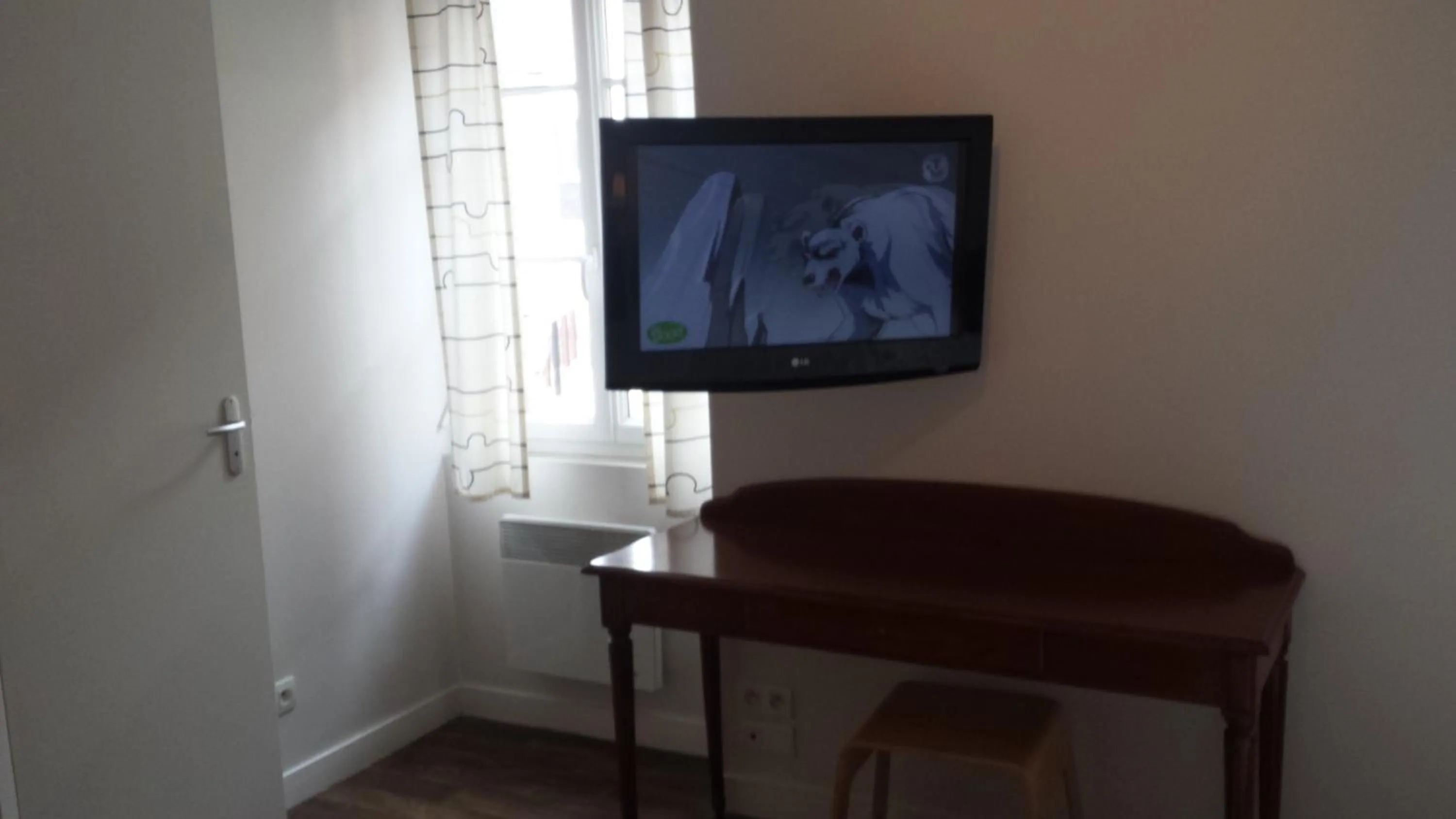 Decorative detail in Au Pigeon Blanc