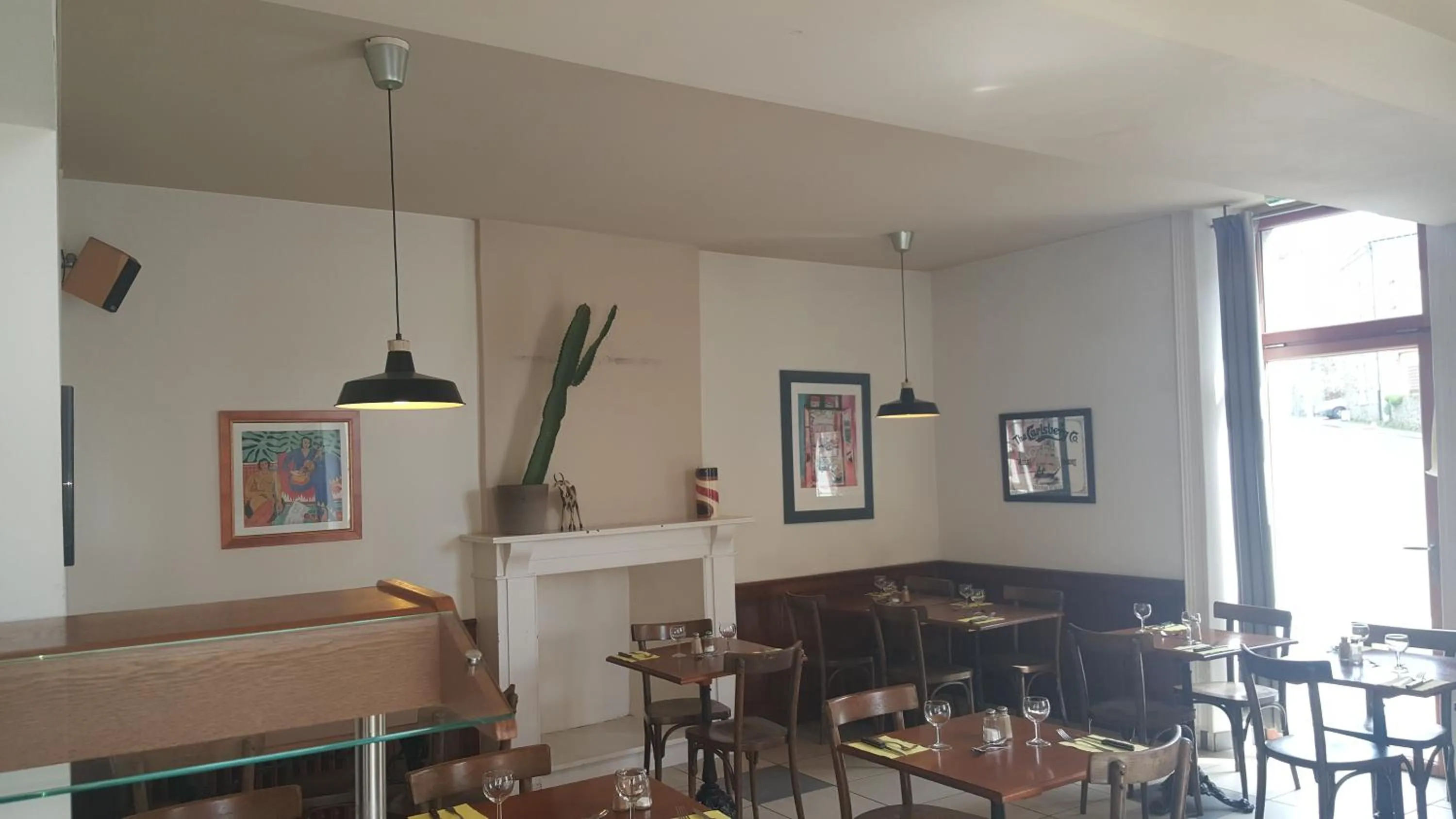 Restaurant/places to eat in Au Pigeon Blanc