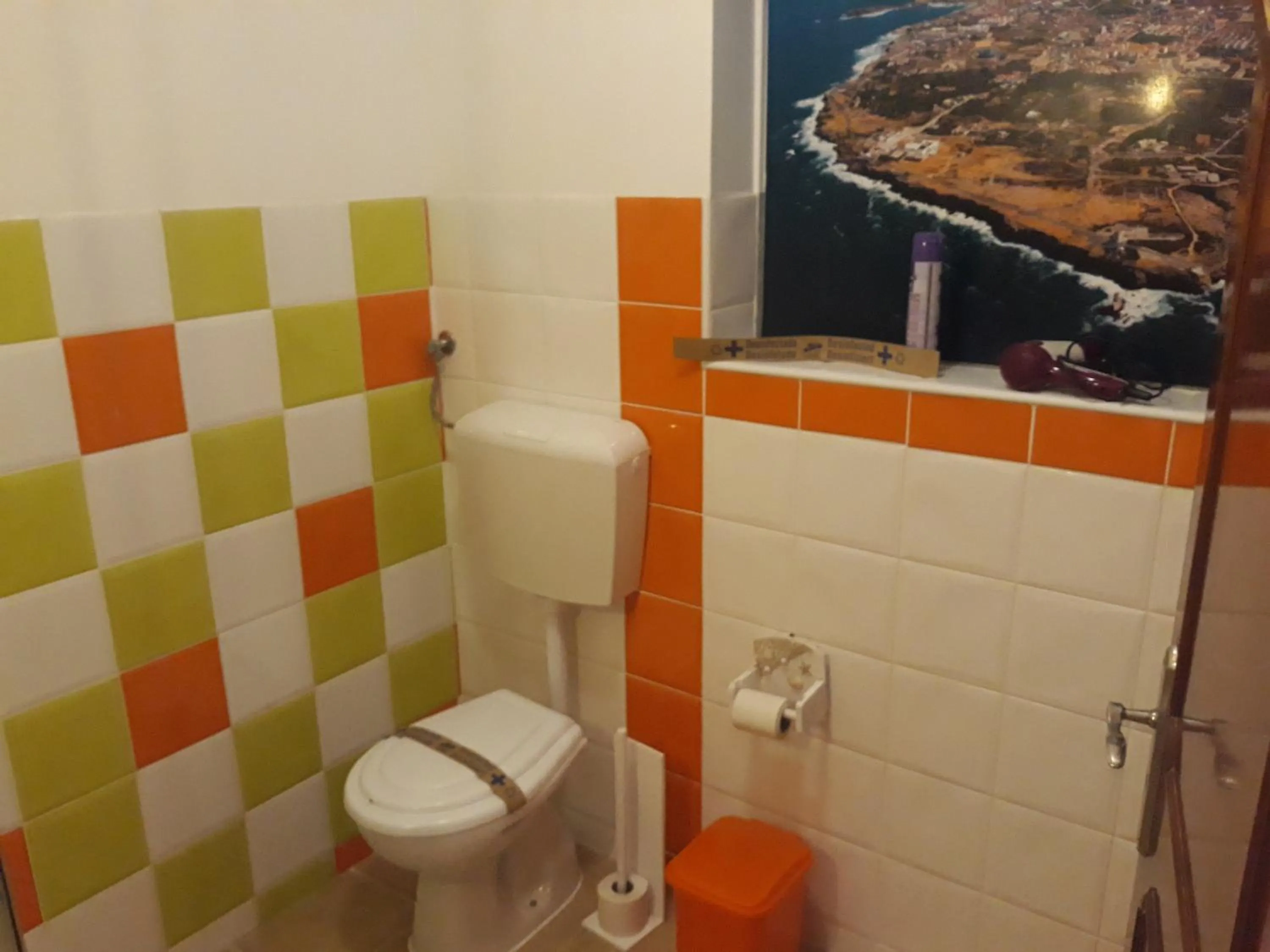 Toilet in SwordFish Eco-House Peniche