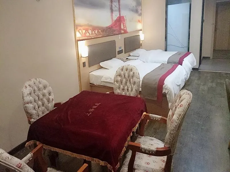 Bed in Thank Inn Plus Hotel Hunan Yongzhou Jiangyong County Yonghua International