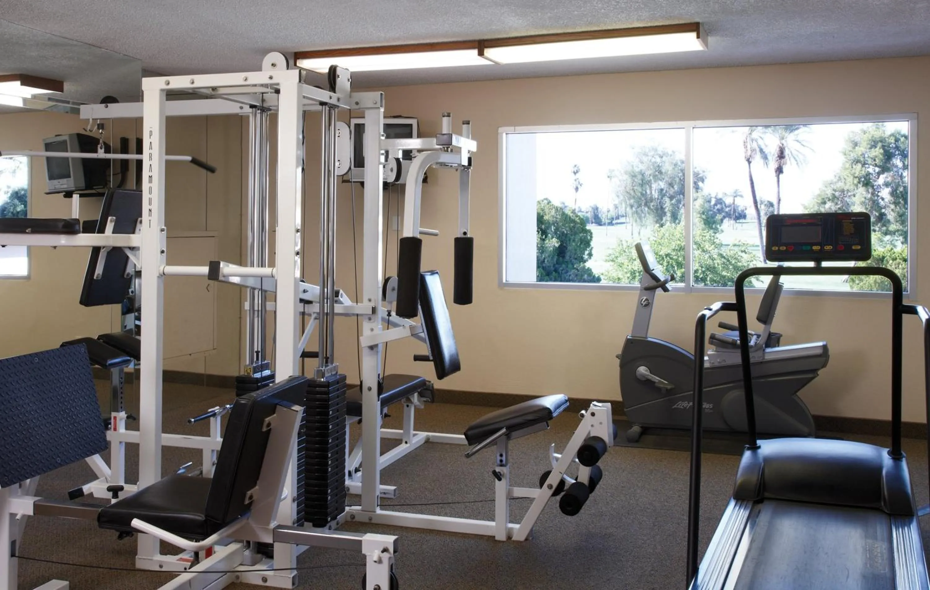 Fitness centre/facilities in WorldMark Palm Springs - Plaza Resort and Spa