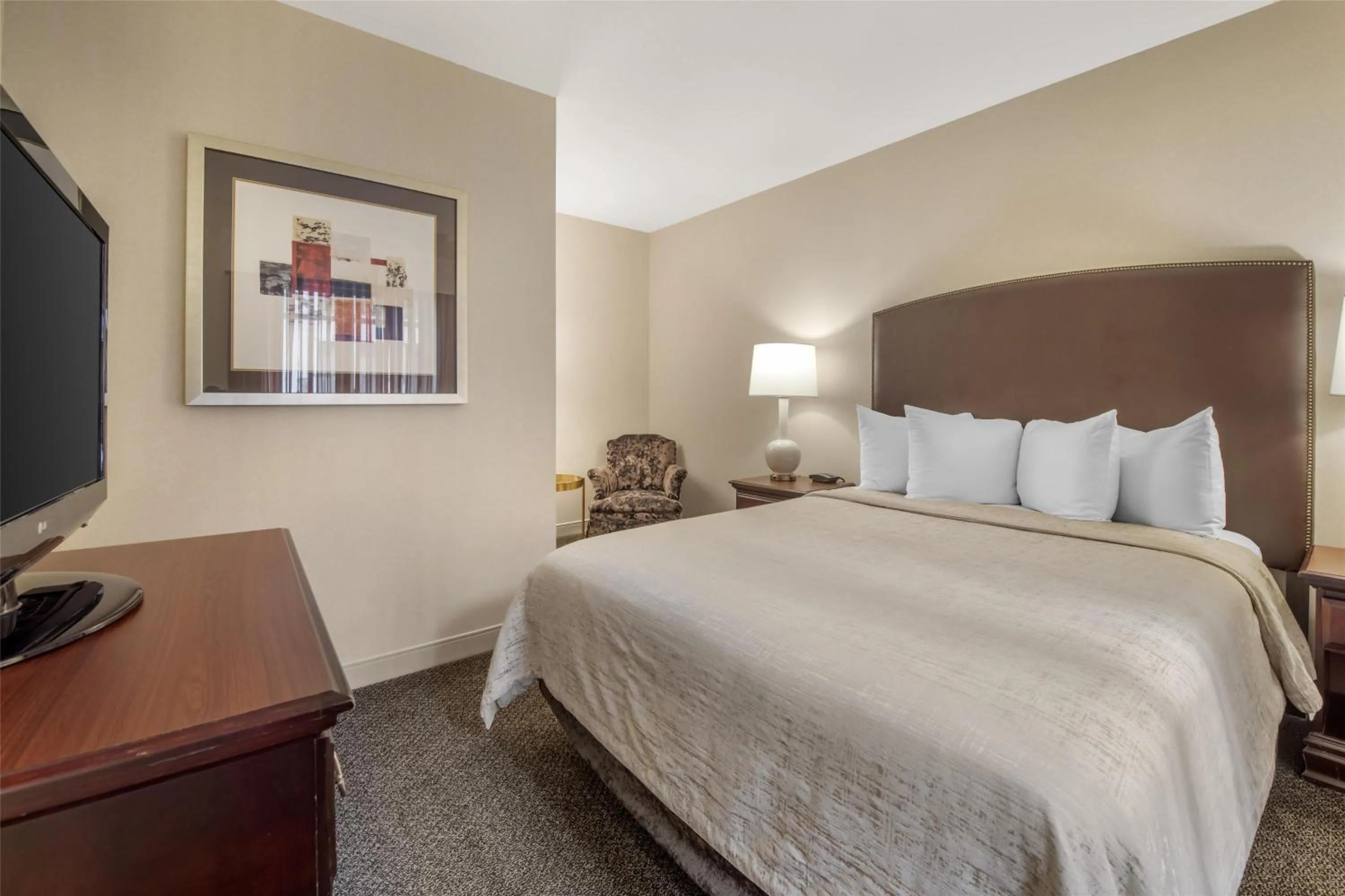 Photo of the whole room, Bed in Best Western Plus The Normandy Inn & Suites