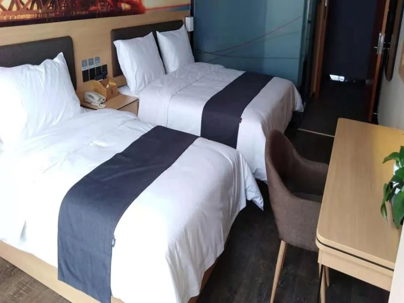 Bed in Thank Inn Plus Hotel Henan Kaifeng Tongxu county Renmin Road