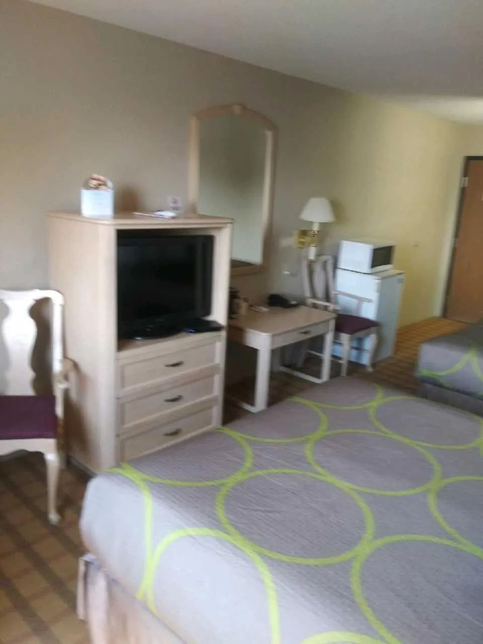 TV and multimedia in Super 8 by Wyndham Albuquerque West/Coors Blvd