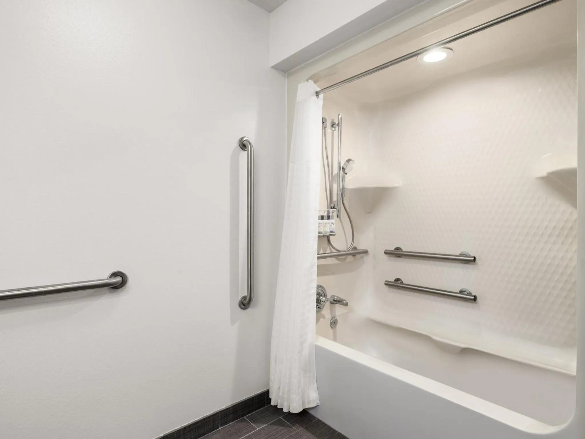 Photo of the whole room in Albuquerque Hotel West by IHG