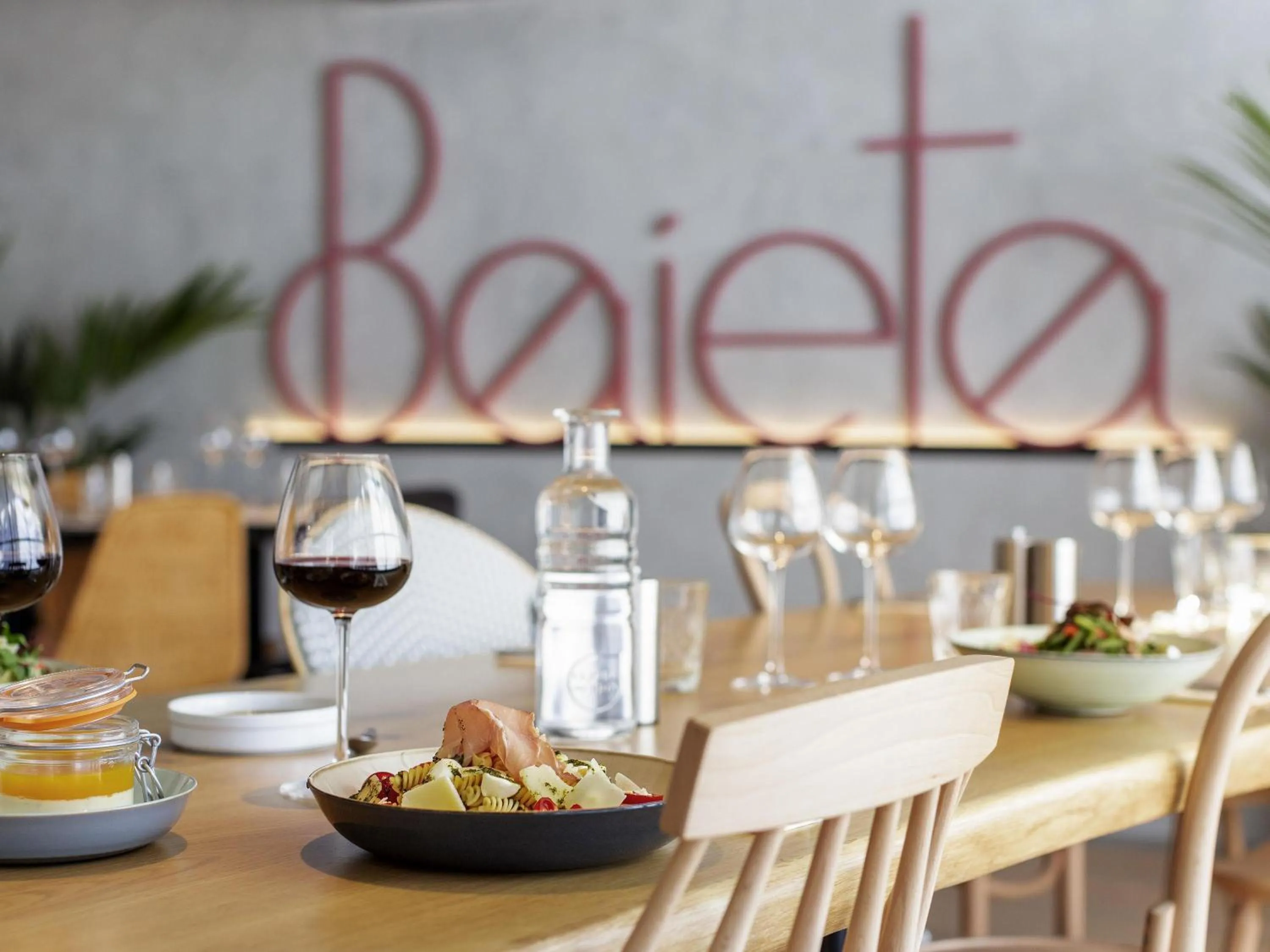 Restaurant/places to eat in ibis Nice Aéroport Promenade des Anglais