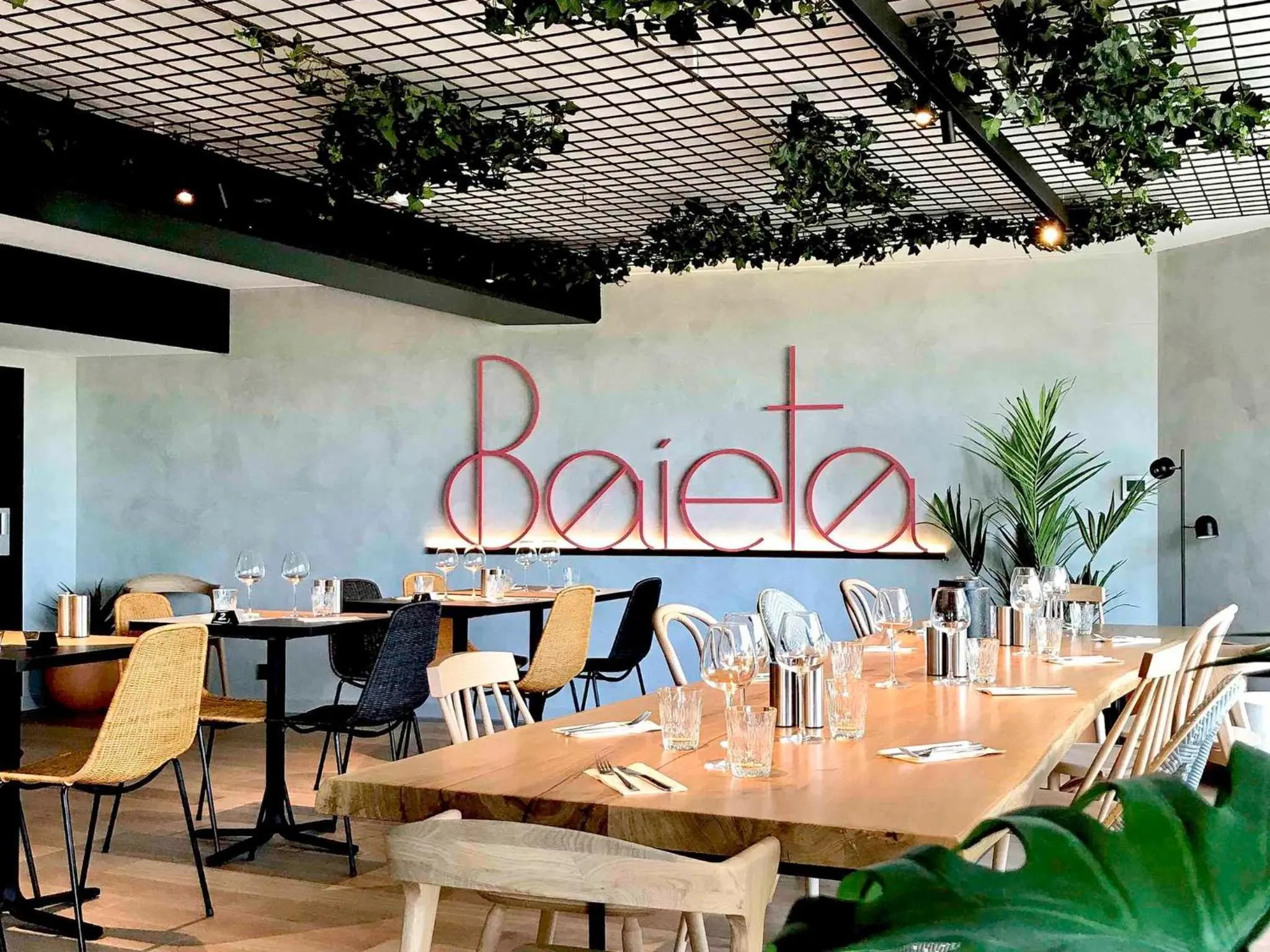 Restaurant/places to eat in ibis Nice Aéroport Promenade des Anglais