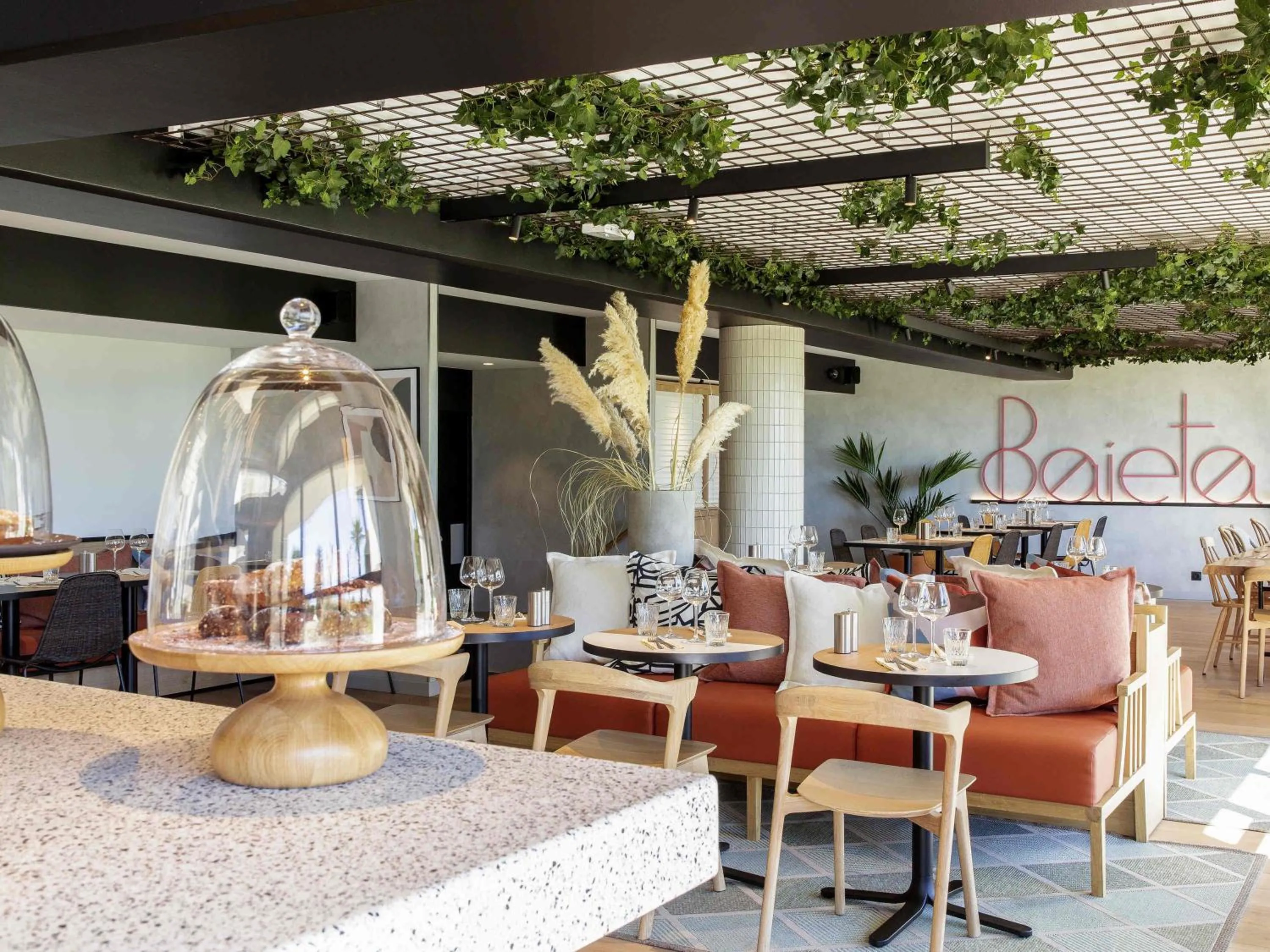 Restaurant/places to eat in ibis Nice Aéroport Promenade des Anglais