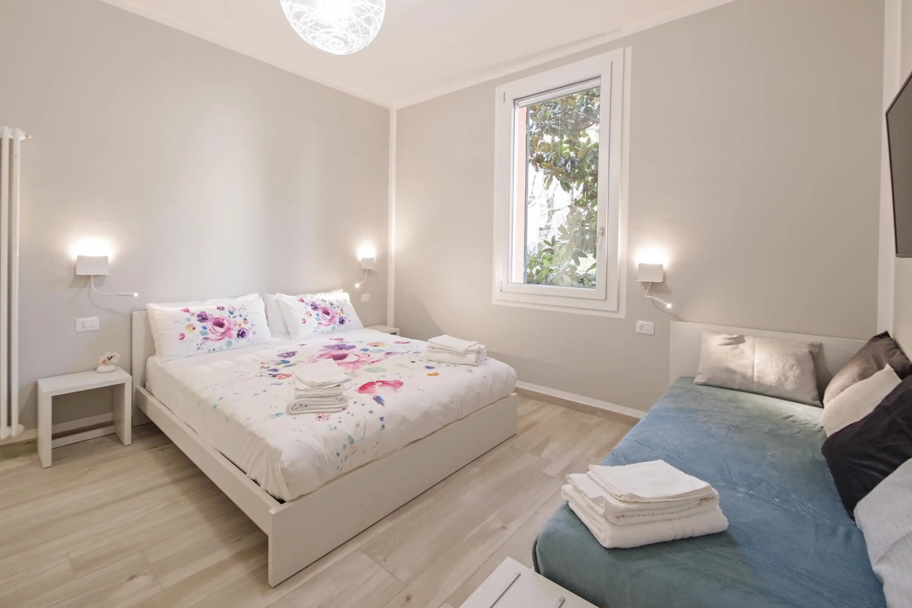 Photo of the whole room, Bed in B&BO la Frasca