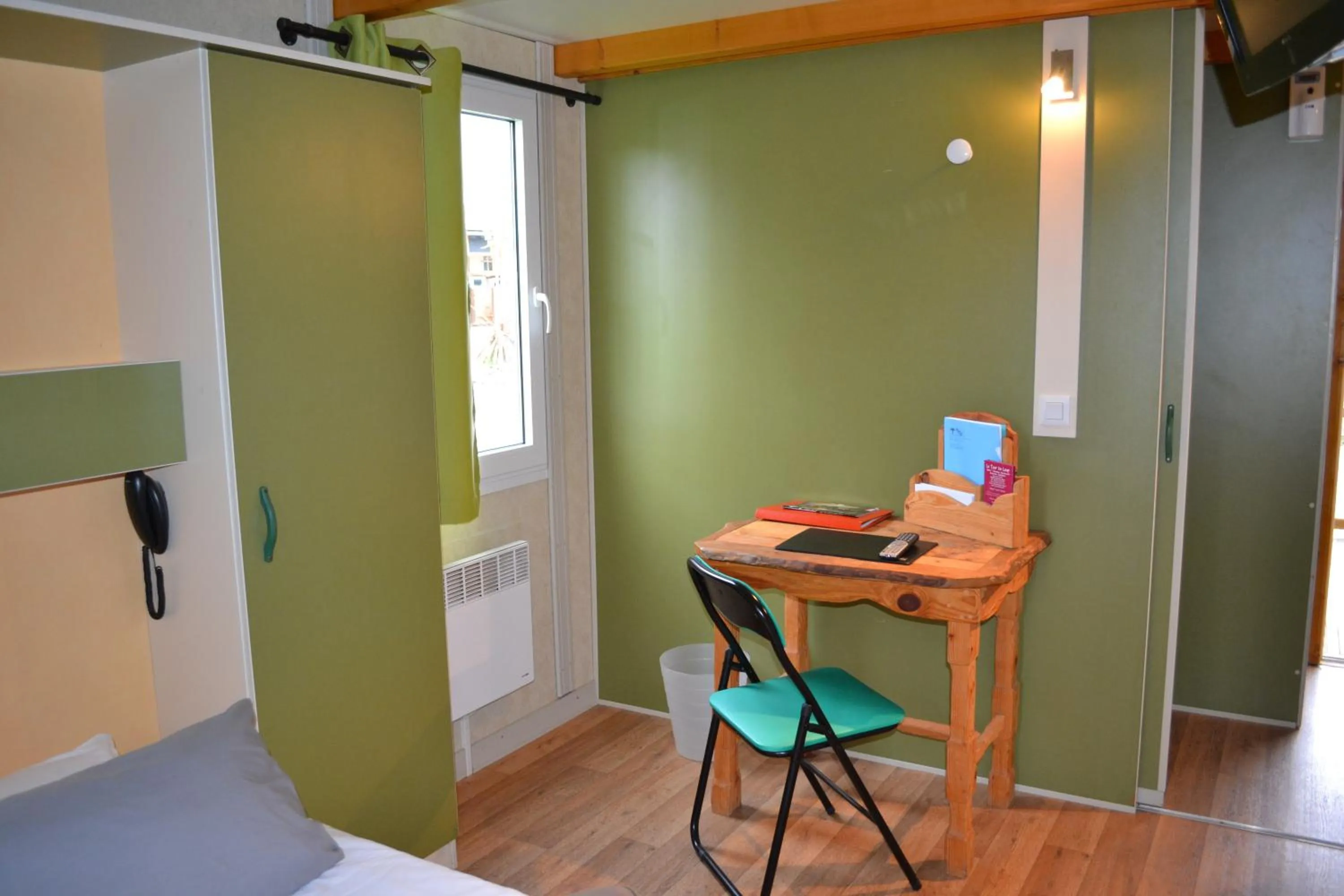 Bedroom, TV/Entertainment Center in La Tour du Loup