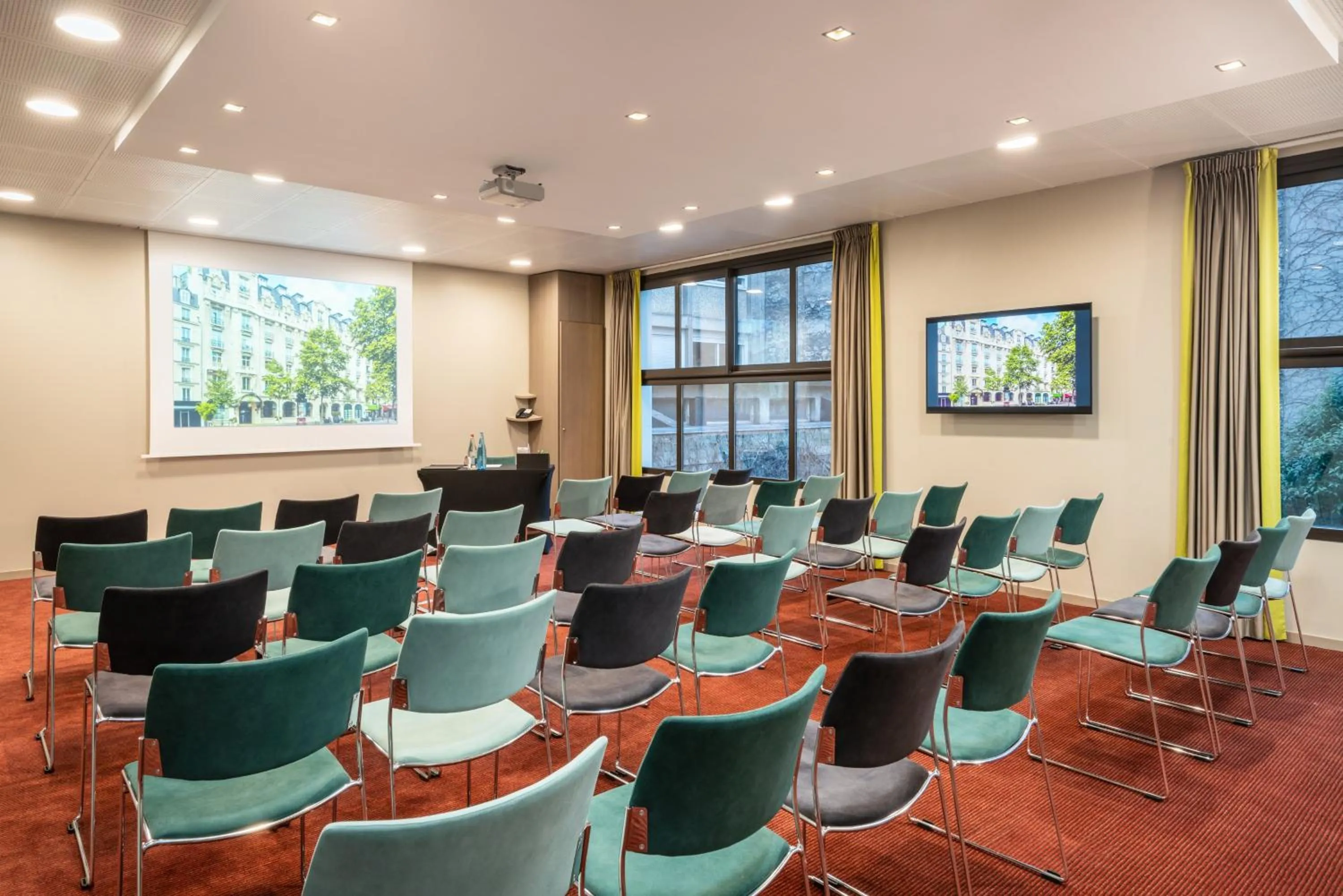 Meeting/conference room in Holiday Inn Paris - Gare de Lyon Bastille by IHG