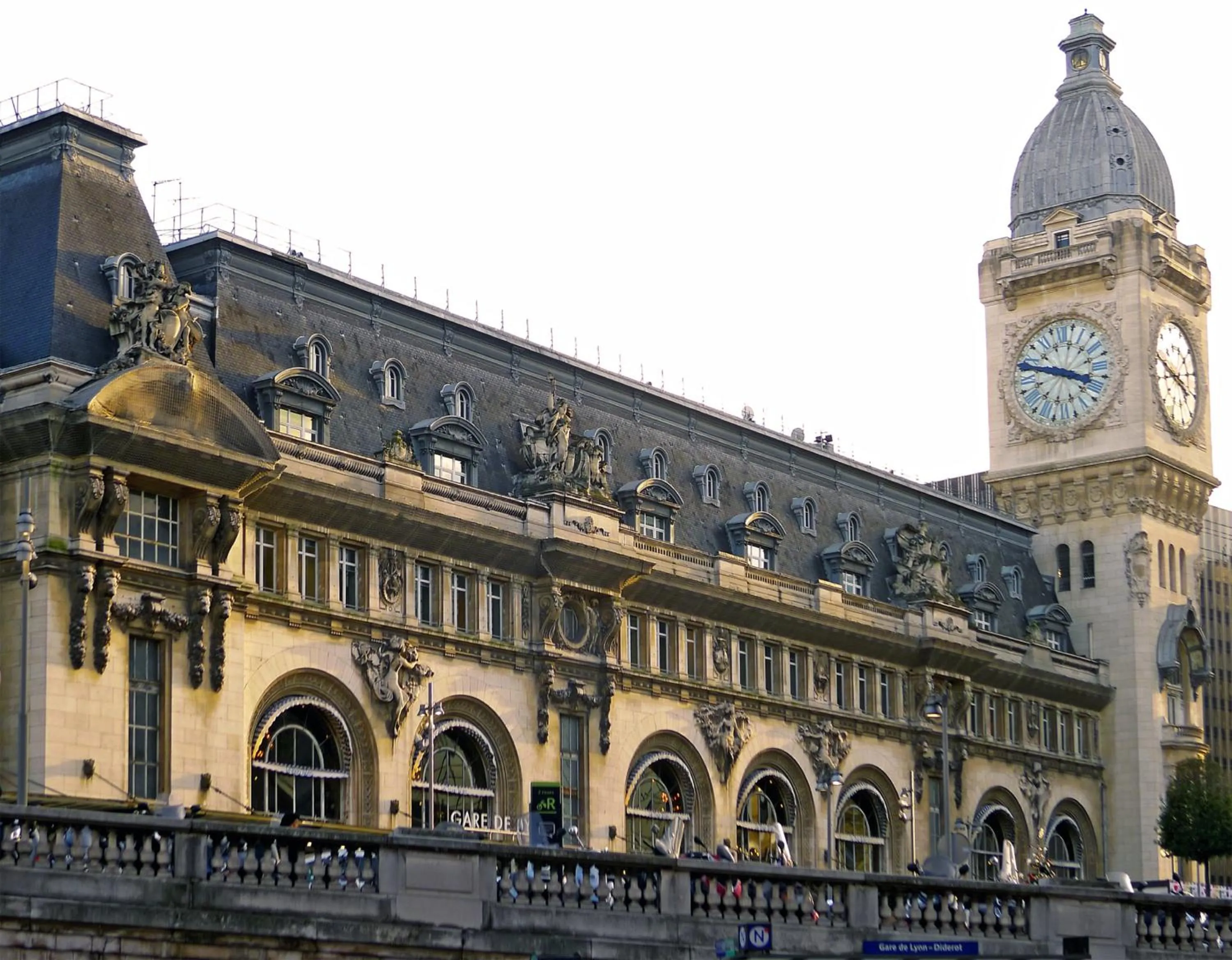 Nearby landmark in Holiday Inn Paris - Gare de Lyon Bastille by IHG