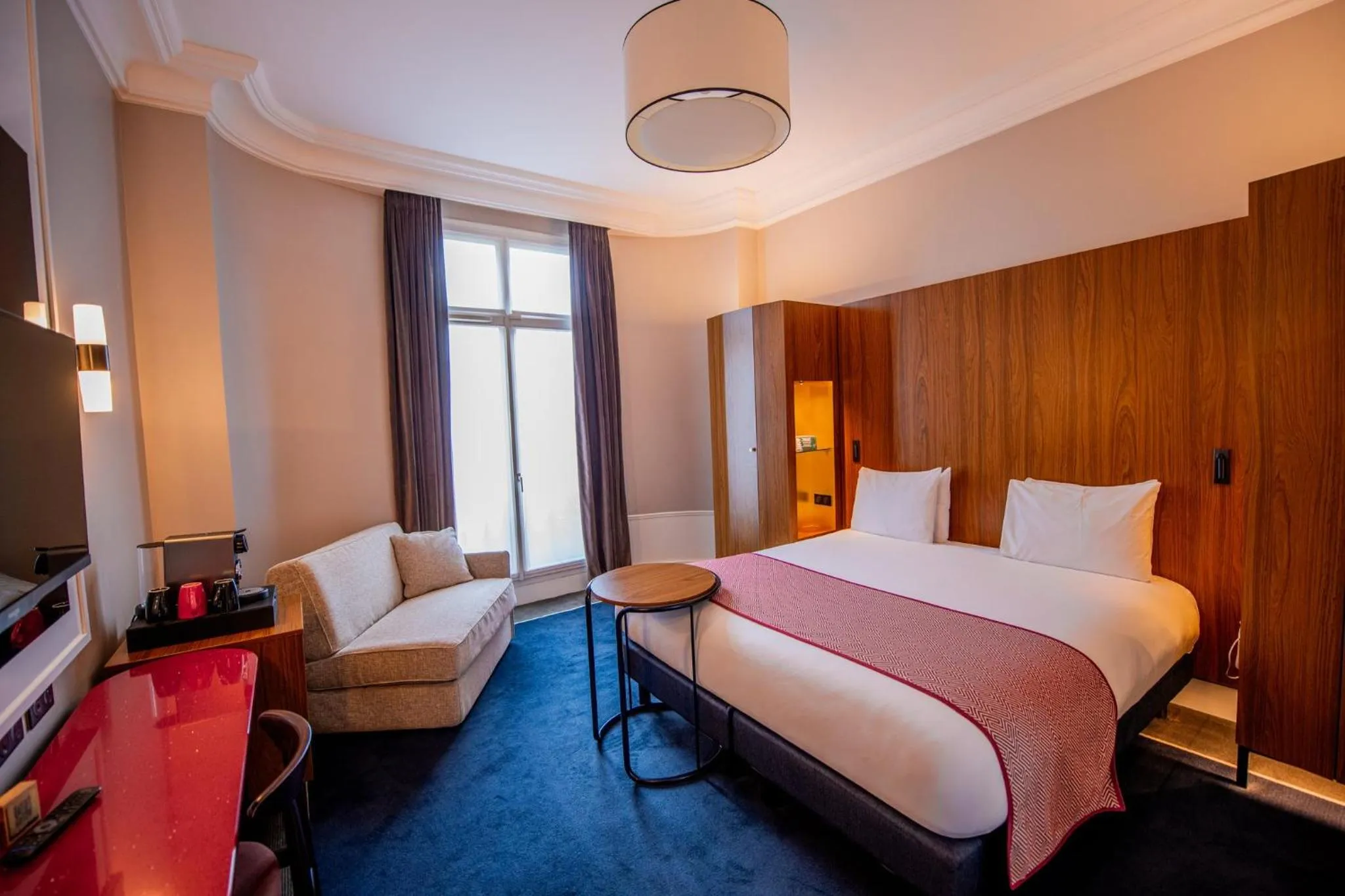 Photo of the whole room, Bed in Holiday Inn Paris - Gare de Lyon Bastille by IHG