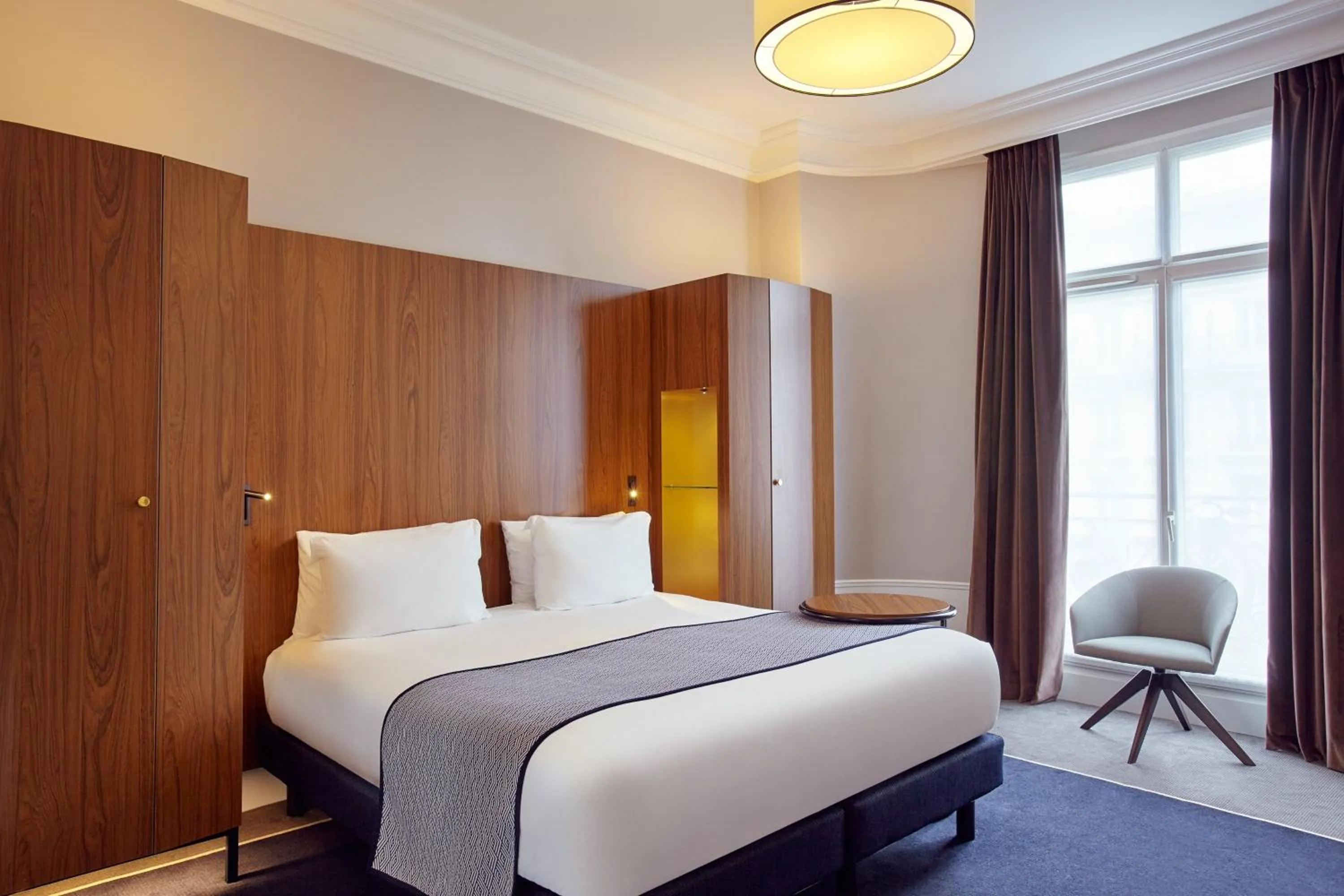 Photo of the whole room, Bed in Holiday Inn Paris - Gare de Lyon Bastille by IHG
